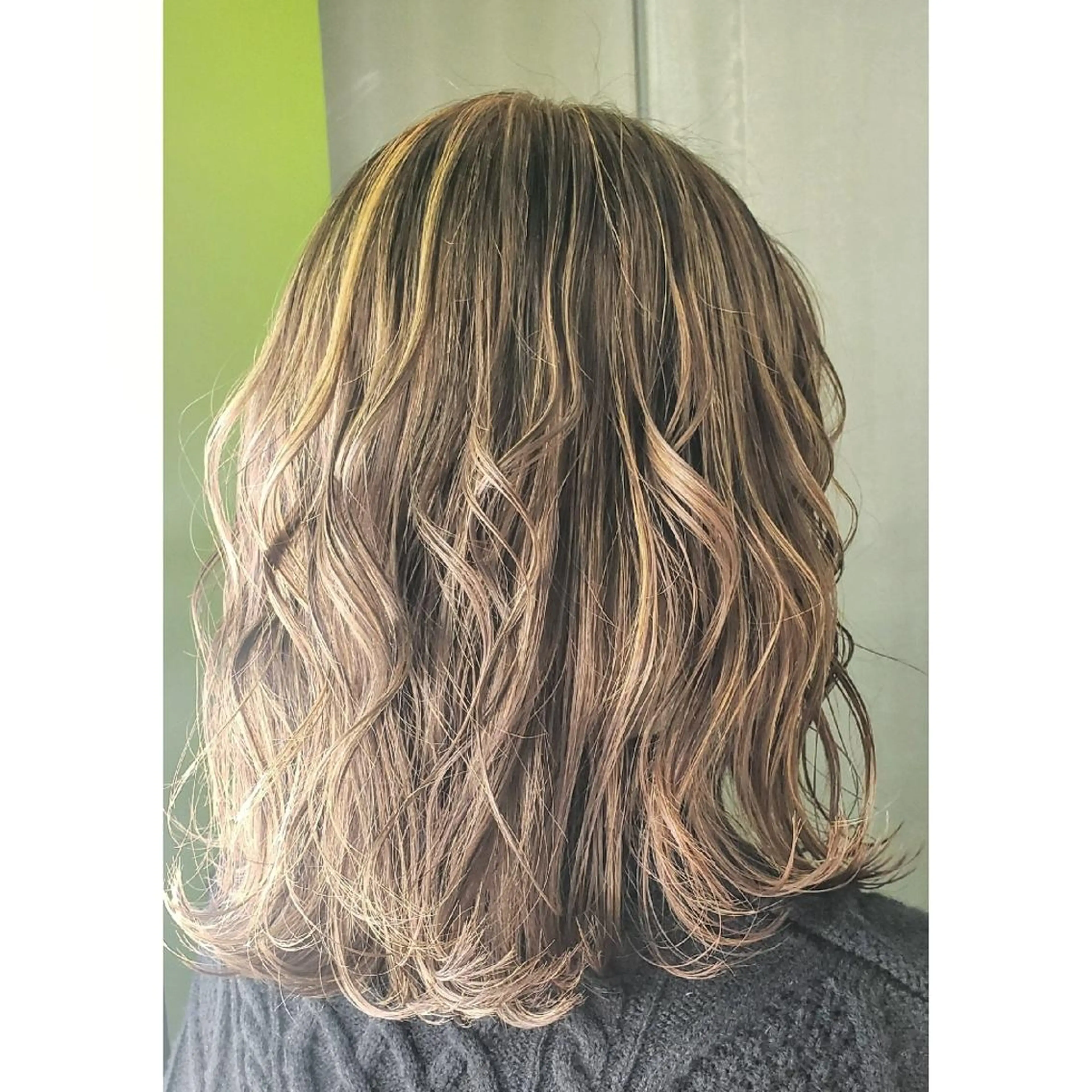 ミディアム カラー ヘアアレンジ ハイライトカラー ハイライト 髪質改善サロン🍃 AIRI のヘアスタイル