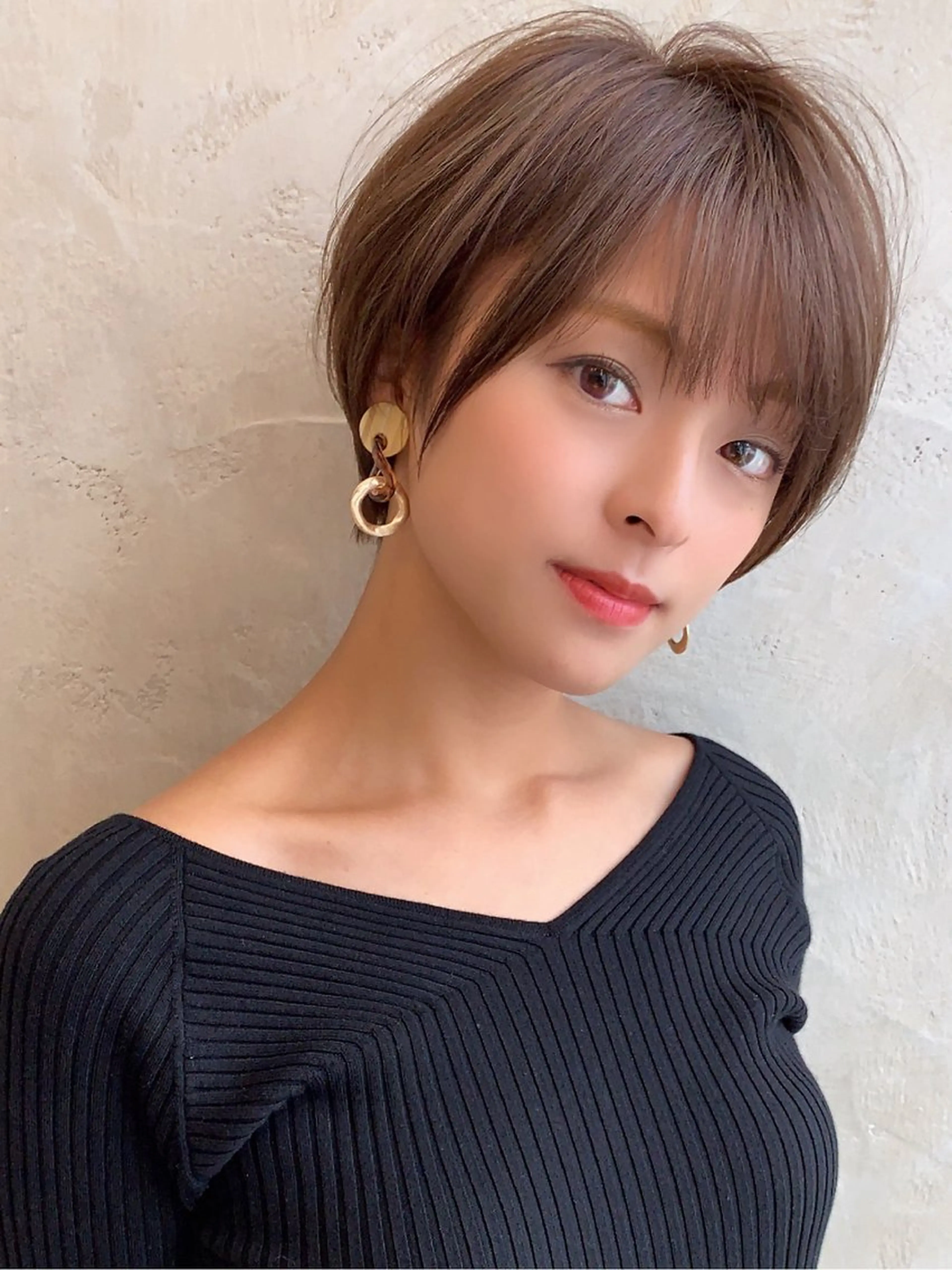 ショート カラー カット ヘアカラー トリートメント 💍新宿ショート 💍岩田莉奈のヘアスタイル