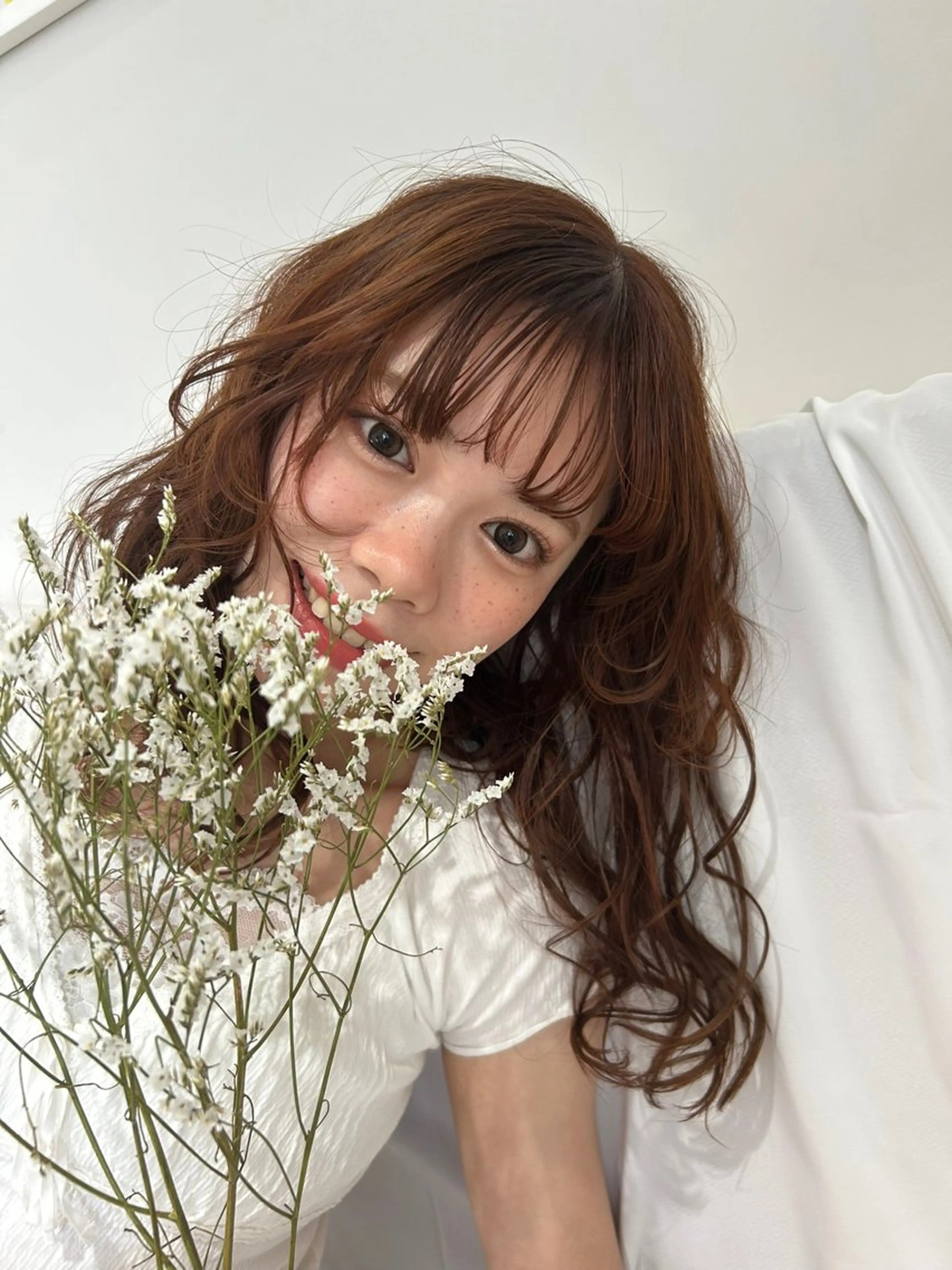 セミロング 榮 百合香のヘアスタイル