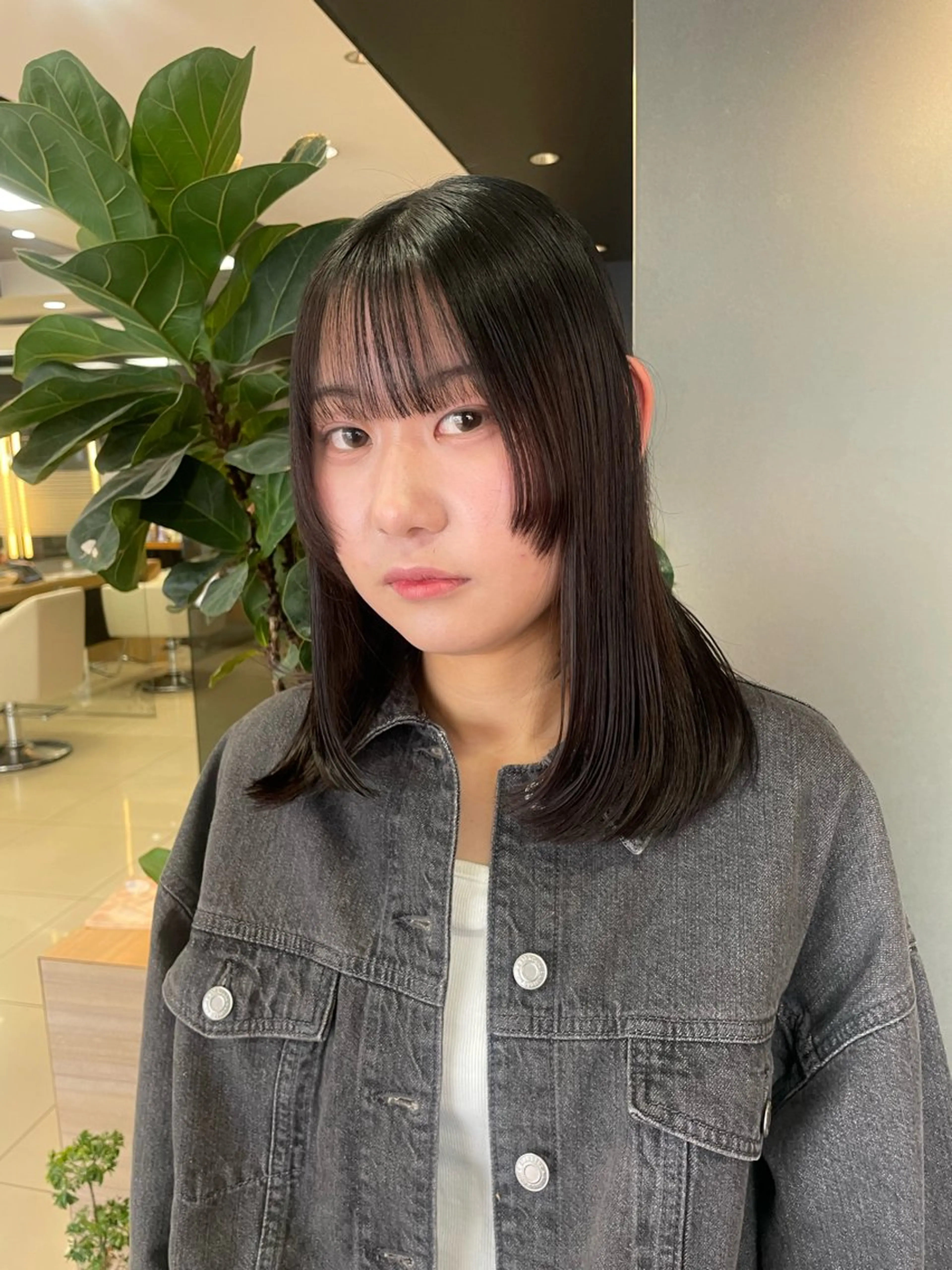 ミディアム カラー ブラウンカラー ダークブラウン レイヤーカット ローレイヤー ヘアカラー トリートメント ハイトーン/パーソナ ルカラー診断・ユキノのヘアスタイル