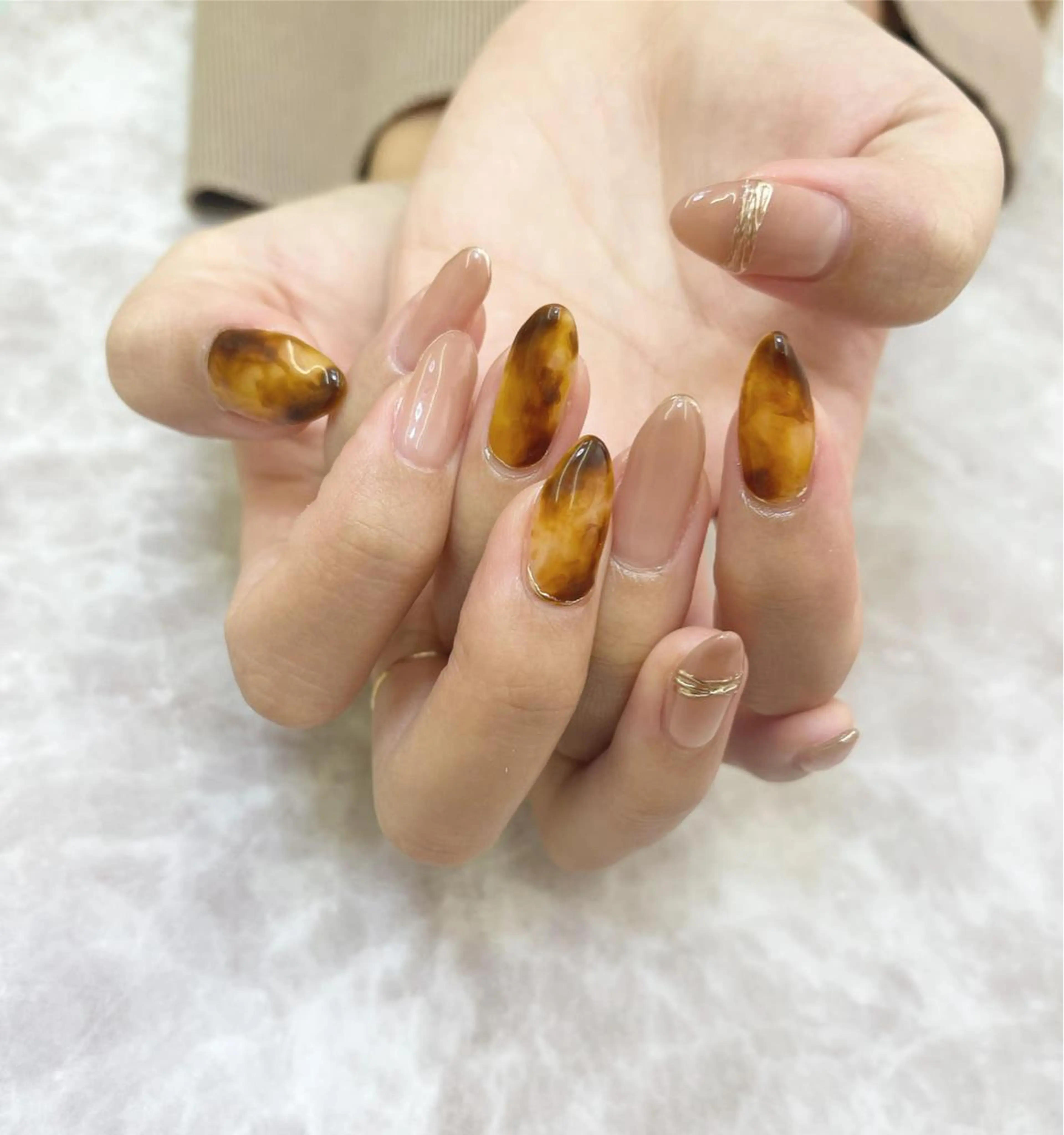 ネイル べっ甲ネイル グラデーション Daisy  Chain所属・DaisyChain 新百合ヶ丘MIKIのネイルデザイン