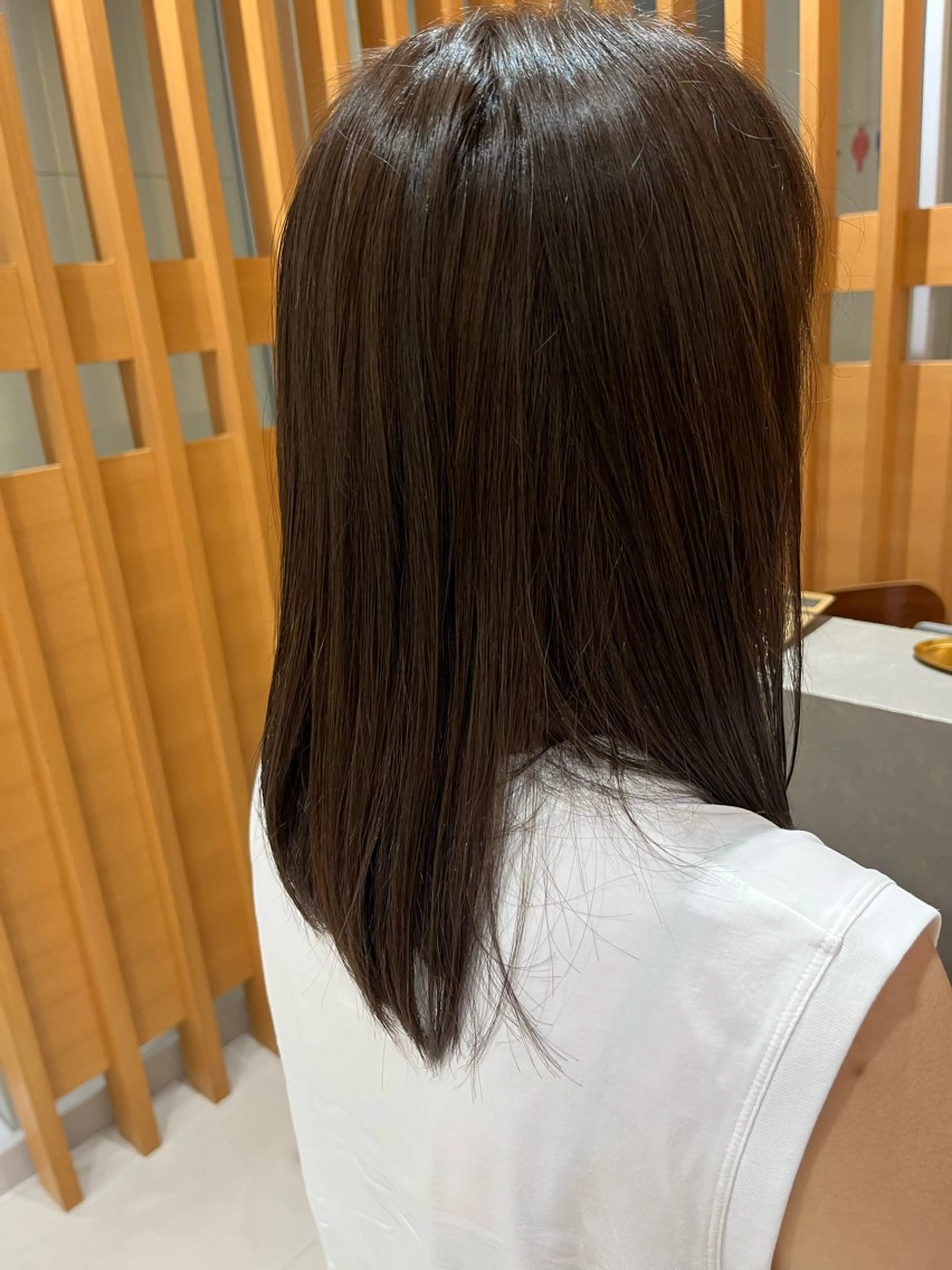 セミロング 宮永 れいなのヘアスタイル