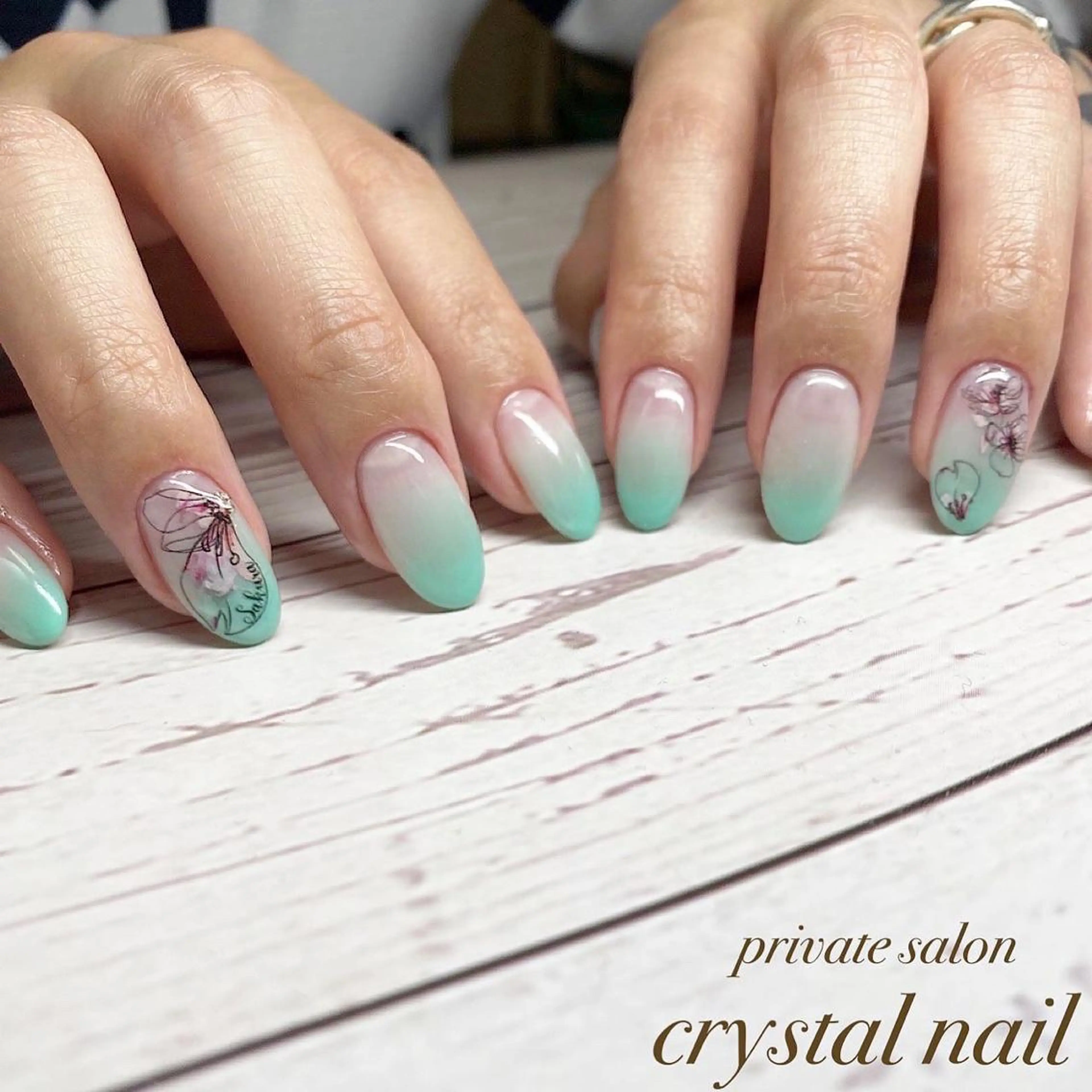 ネイル Crystal Nailのネイルデザイン