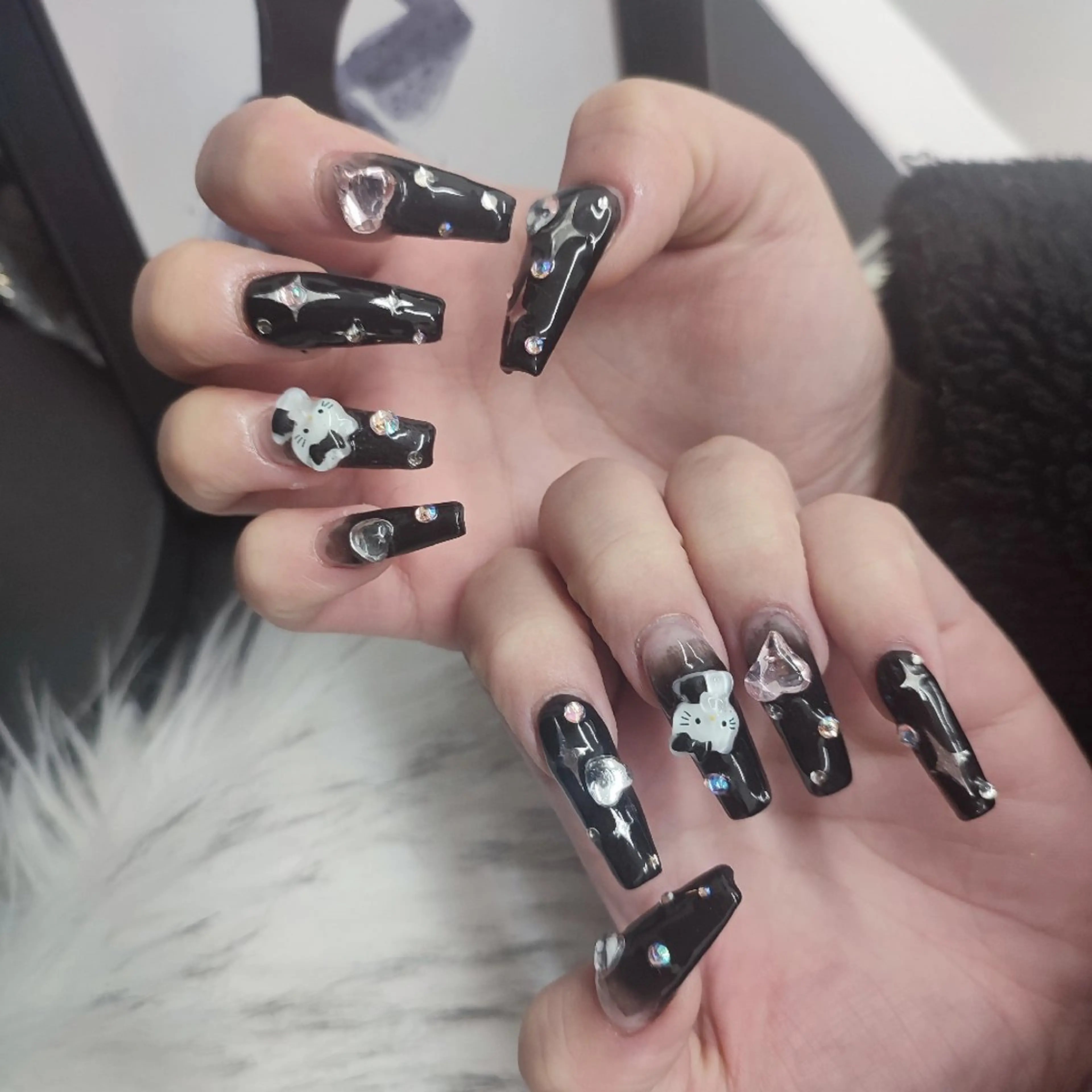 ネイル ハンドネイル RUNWAY 　　の眉毛・アイブロウイメージ