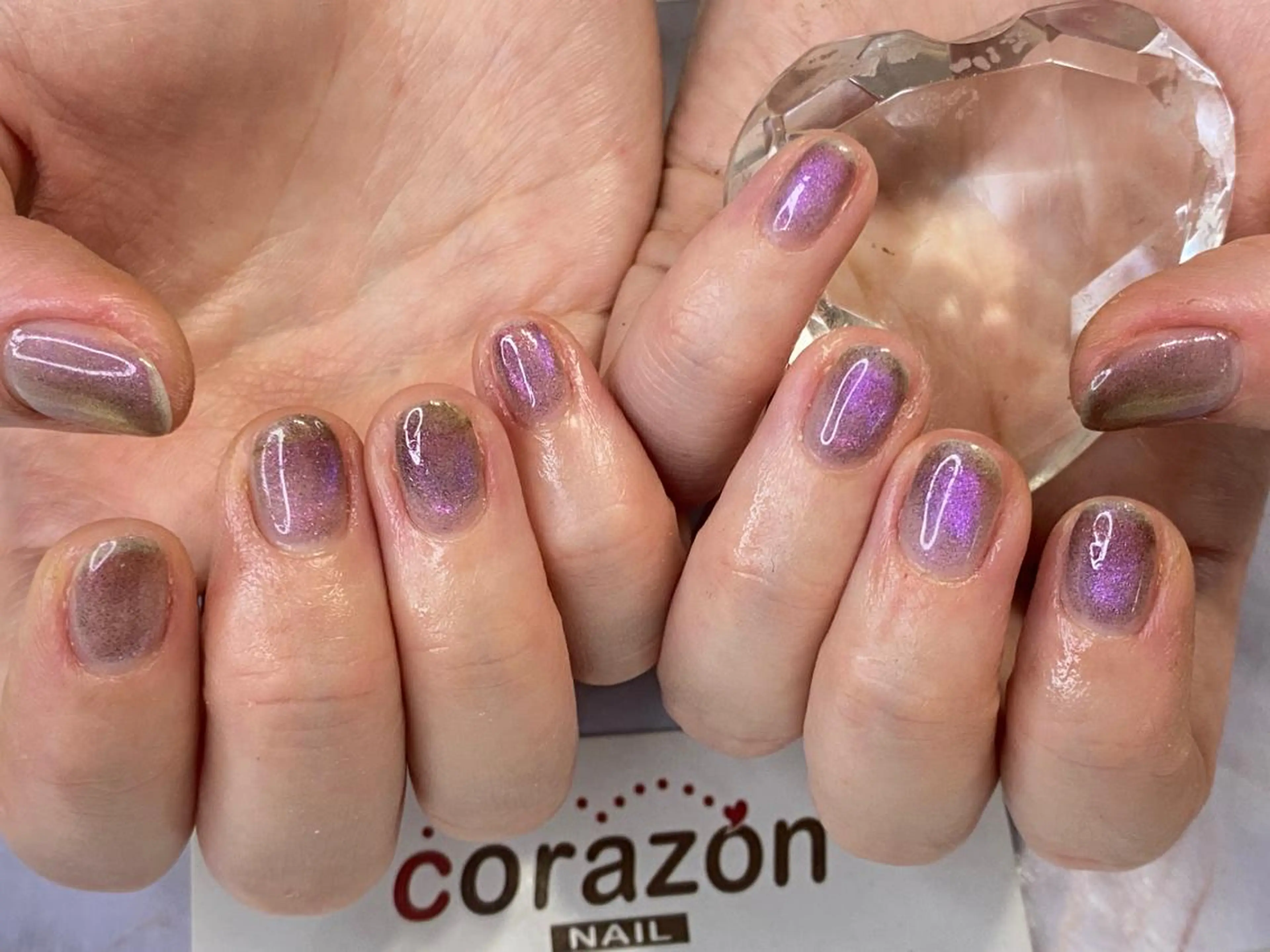 ネイル ジェルネイル マグネットネイル ワンカラーネイル パープル ハンドネイル corazon所属・ネイリスト aicoのネイルデザイン