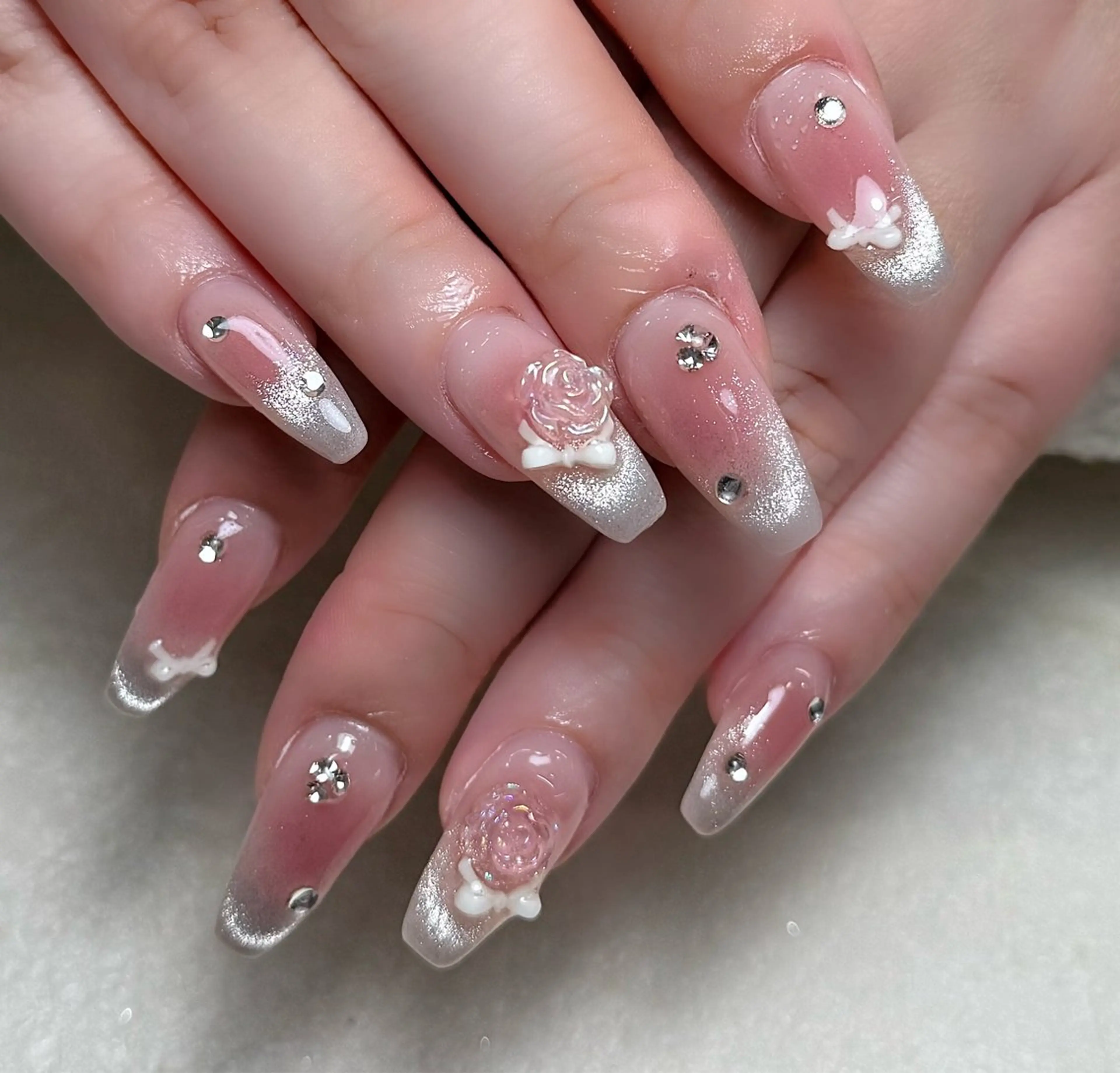 ネイル オーロラネイル 長さ出し フットネイル フレンチネイル ジェルネイル ハンドネイル 中野駅から2分 MEO NAILのネイルデザイン