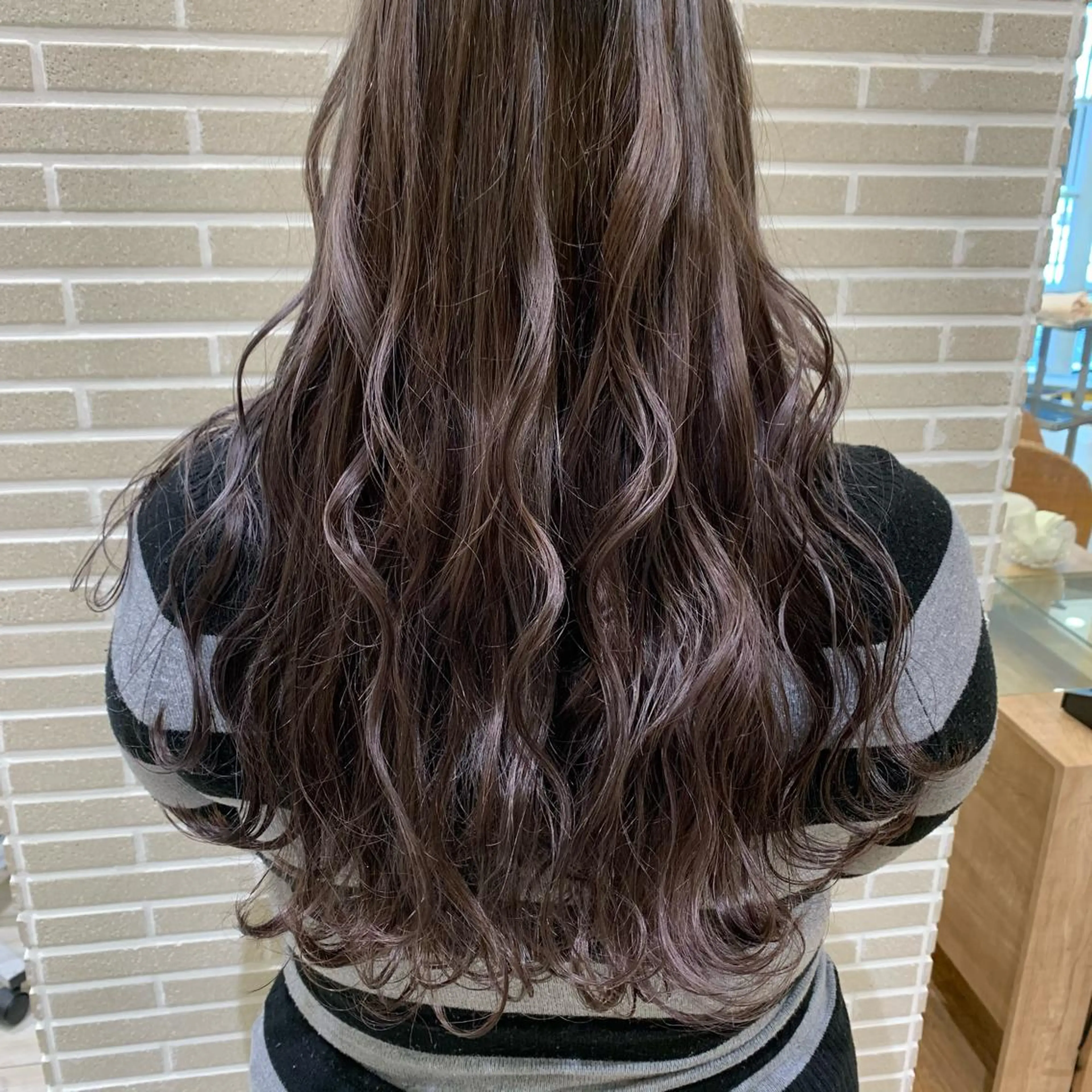 ロング 潟上 菜摘のヘアスタイル