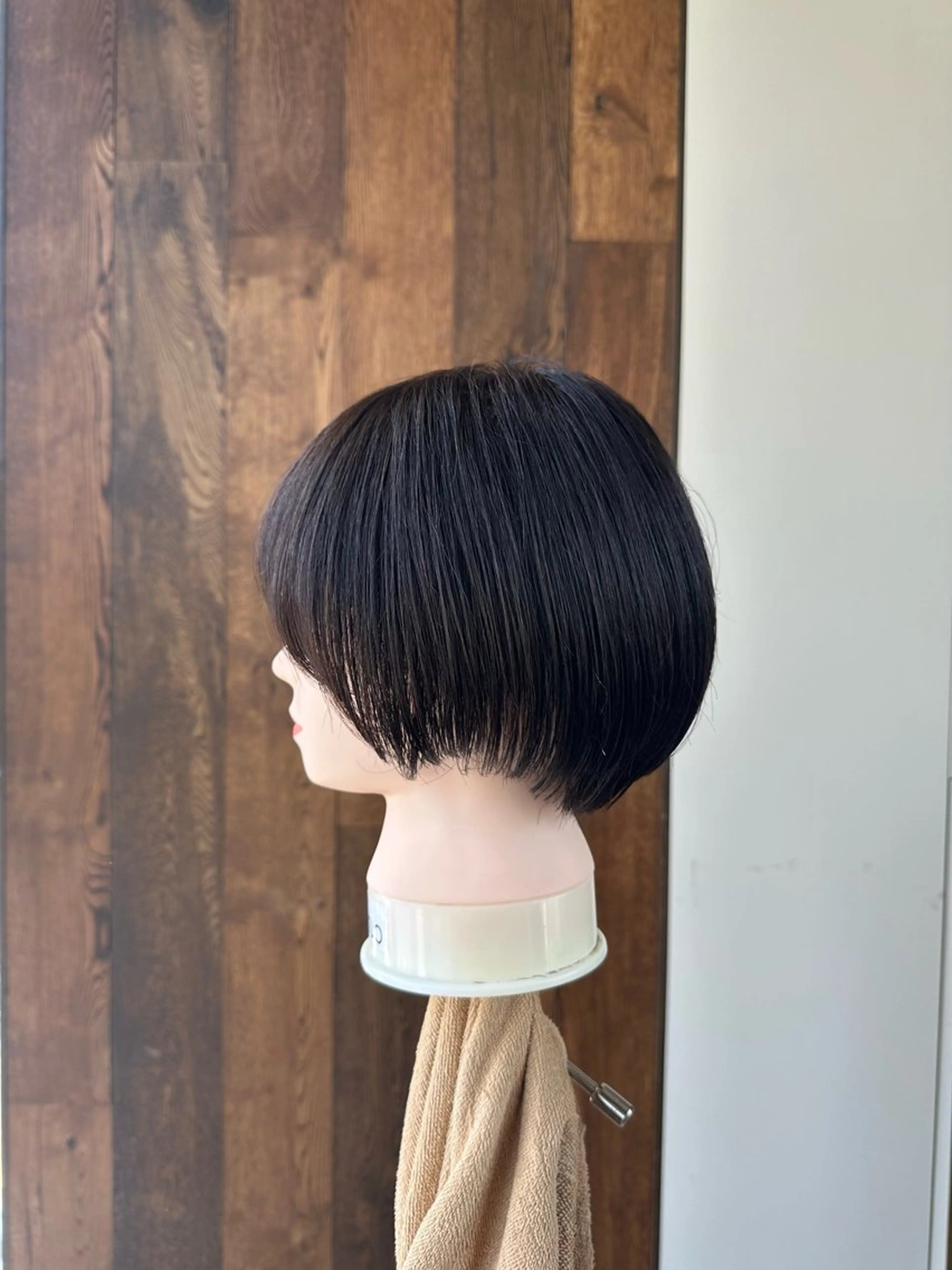 ショート レイヤー/顔周り カット/松岡 祥利のヘアスタイル