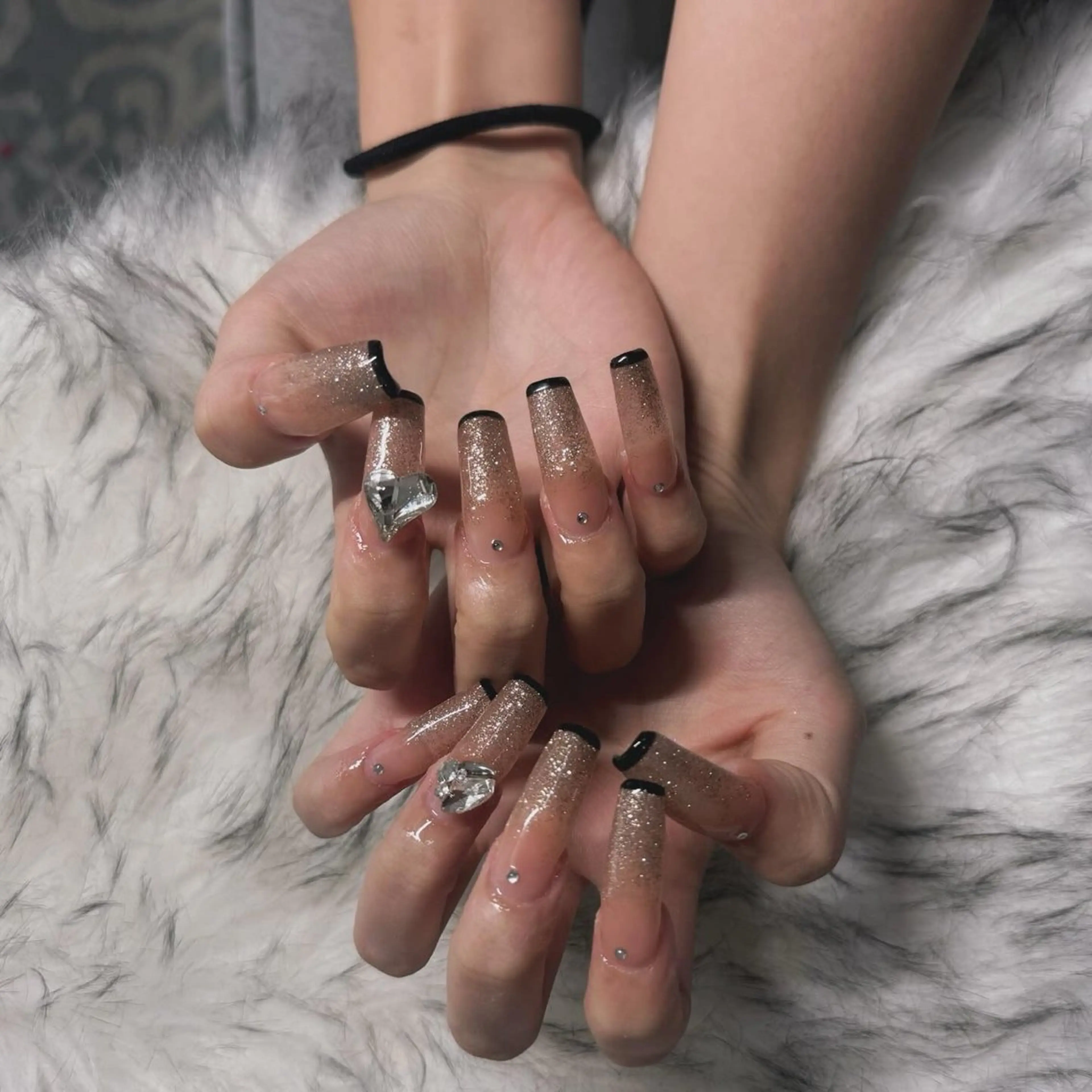 ロング ハンドネイル mao .のネイルデザイン