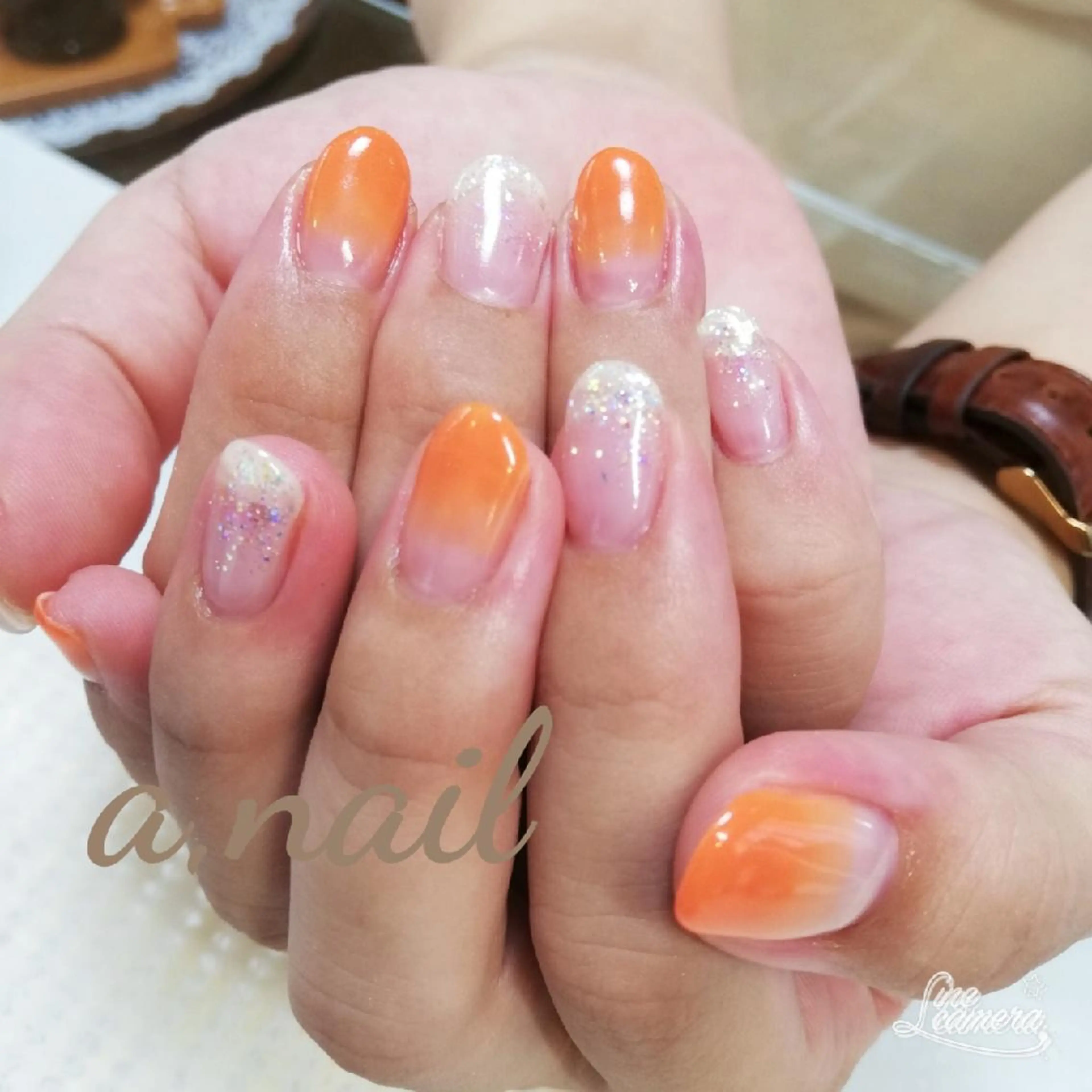 ネイル オーロラネイル グラデーション オレンジ ハンドネイル ネイルサロン エーネイルのネイルデザイン