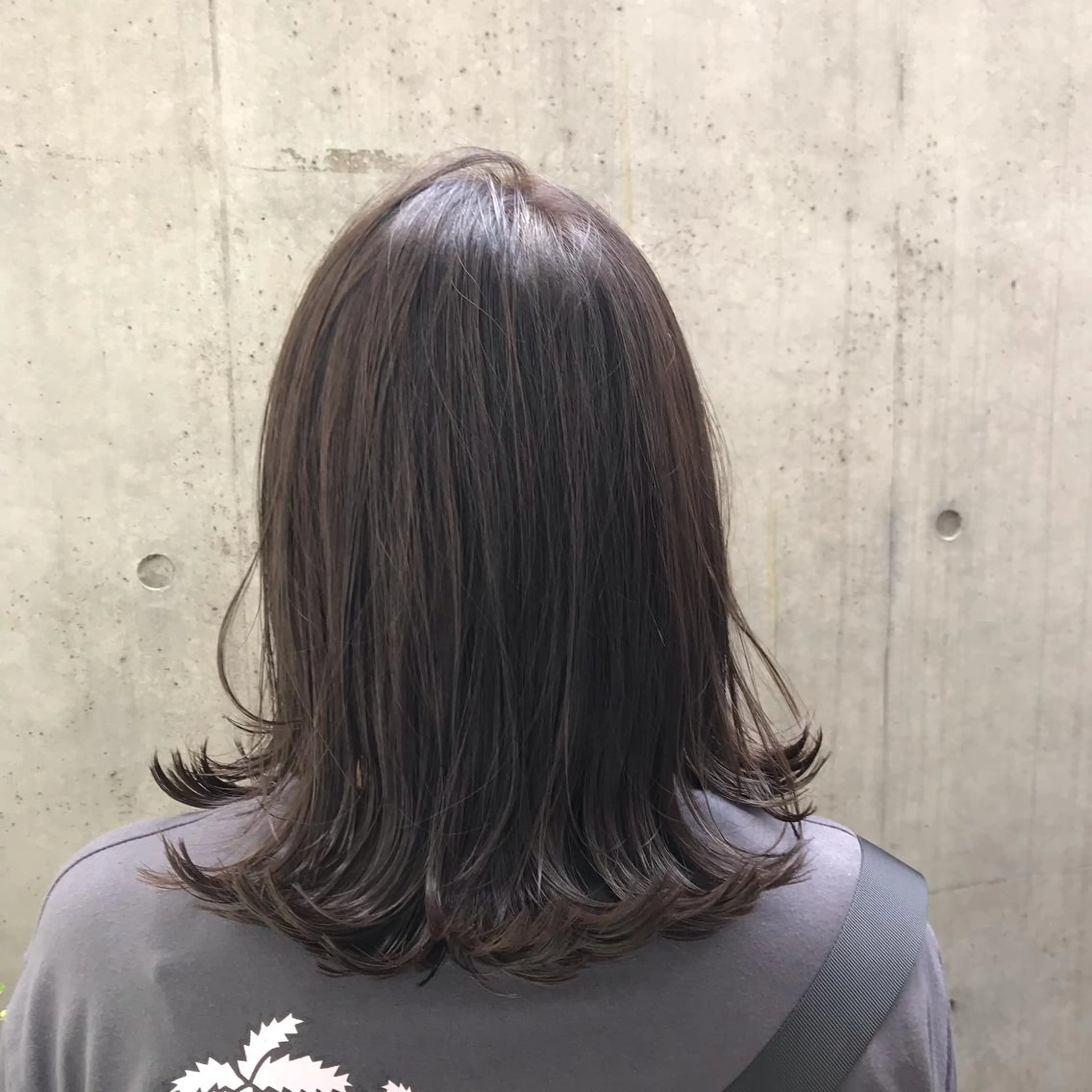 ミディアム カラー oshare tom (スタイリスト)所属・人気🌻《髪質改善》 平井 綾乃のヘアスタイル