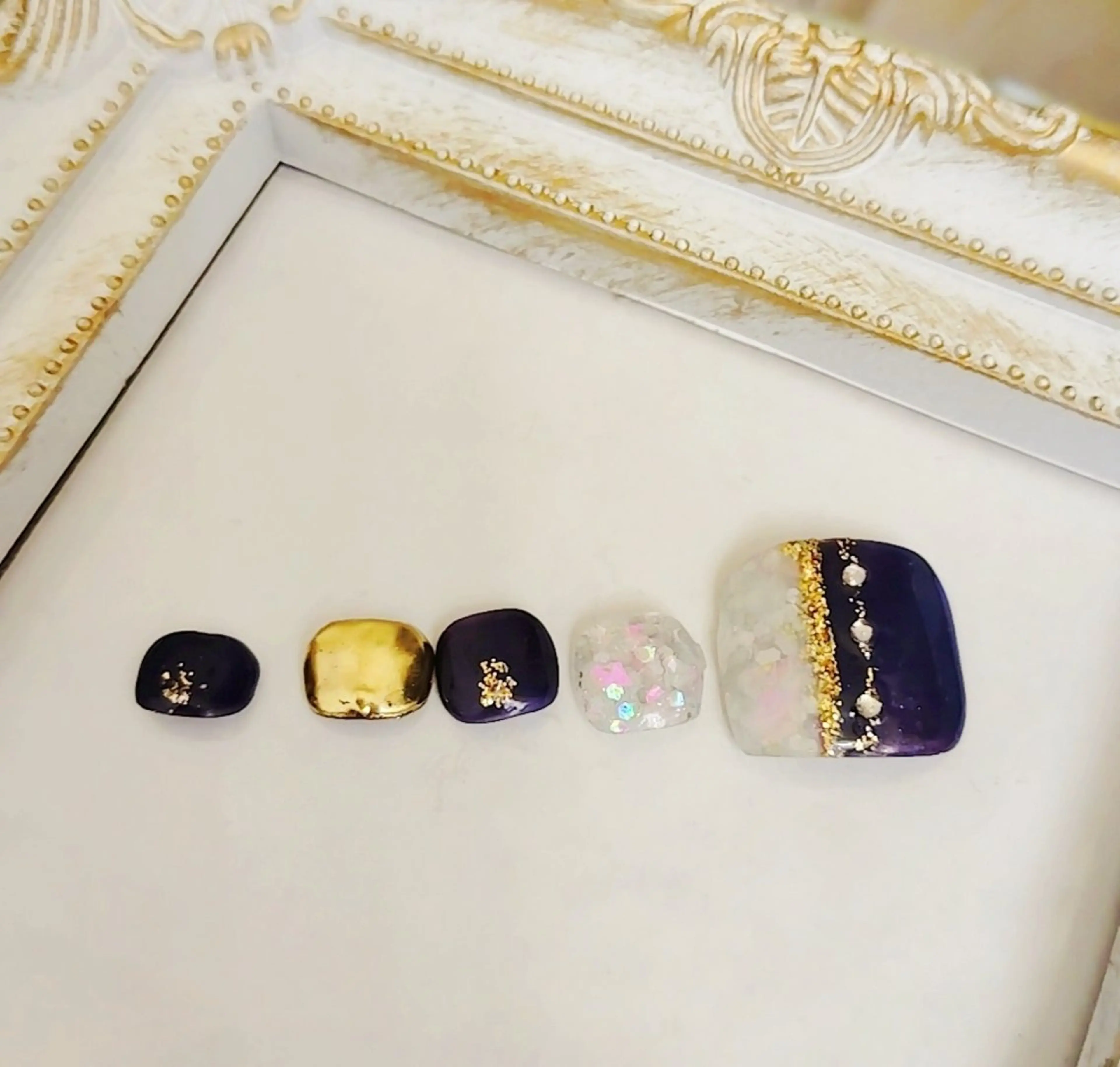 ネイル ゴールド シンプルネイル フットネイル Jewel SecretBaseのネイルデザイン