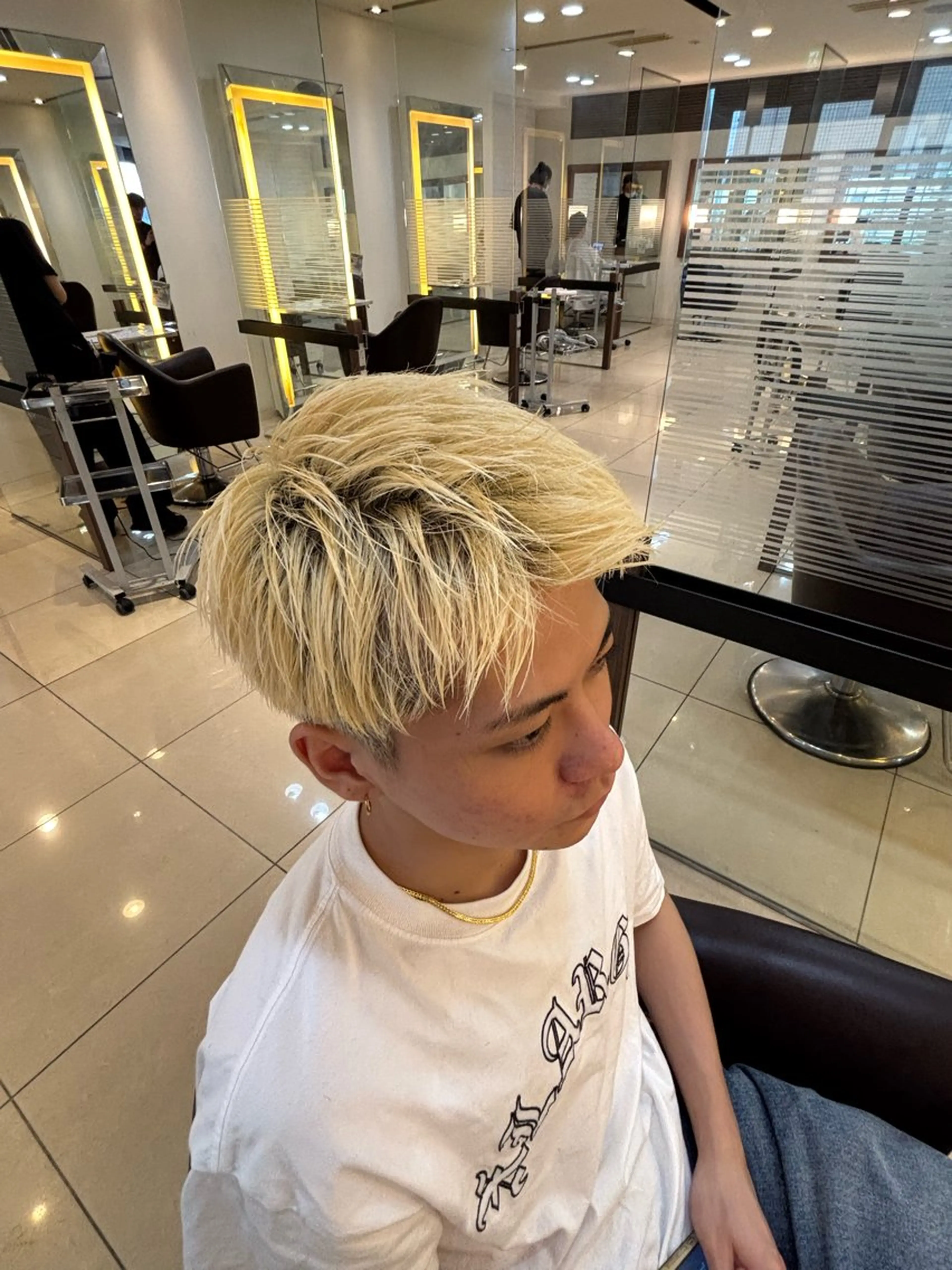 カラー メンズ 辻野 光希のヘアスタイル