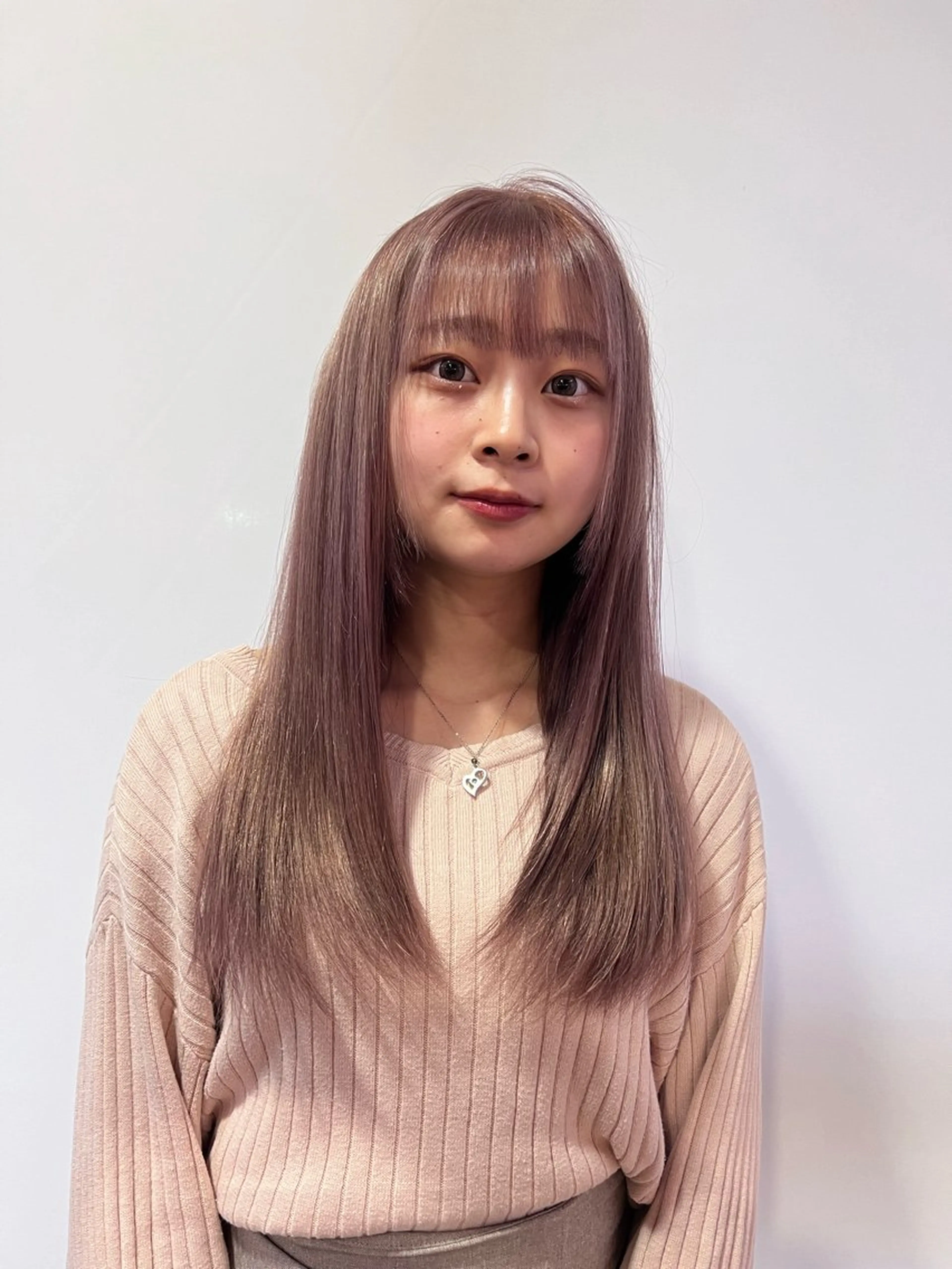 ロング カラー ヘアアレンジ ベージュカラー ミルクティーベージュ ピンクカラー ヘアカラー トリートメント ヘッドスパ ヘアセット 大宮/山口 竣也のヘアスタイル