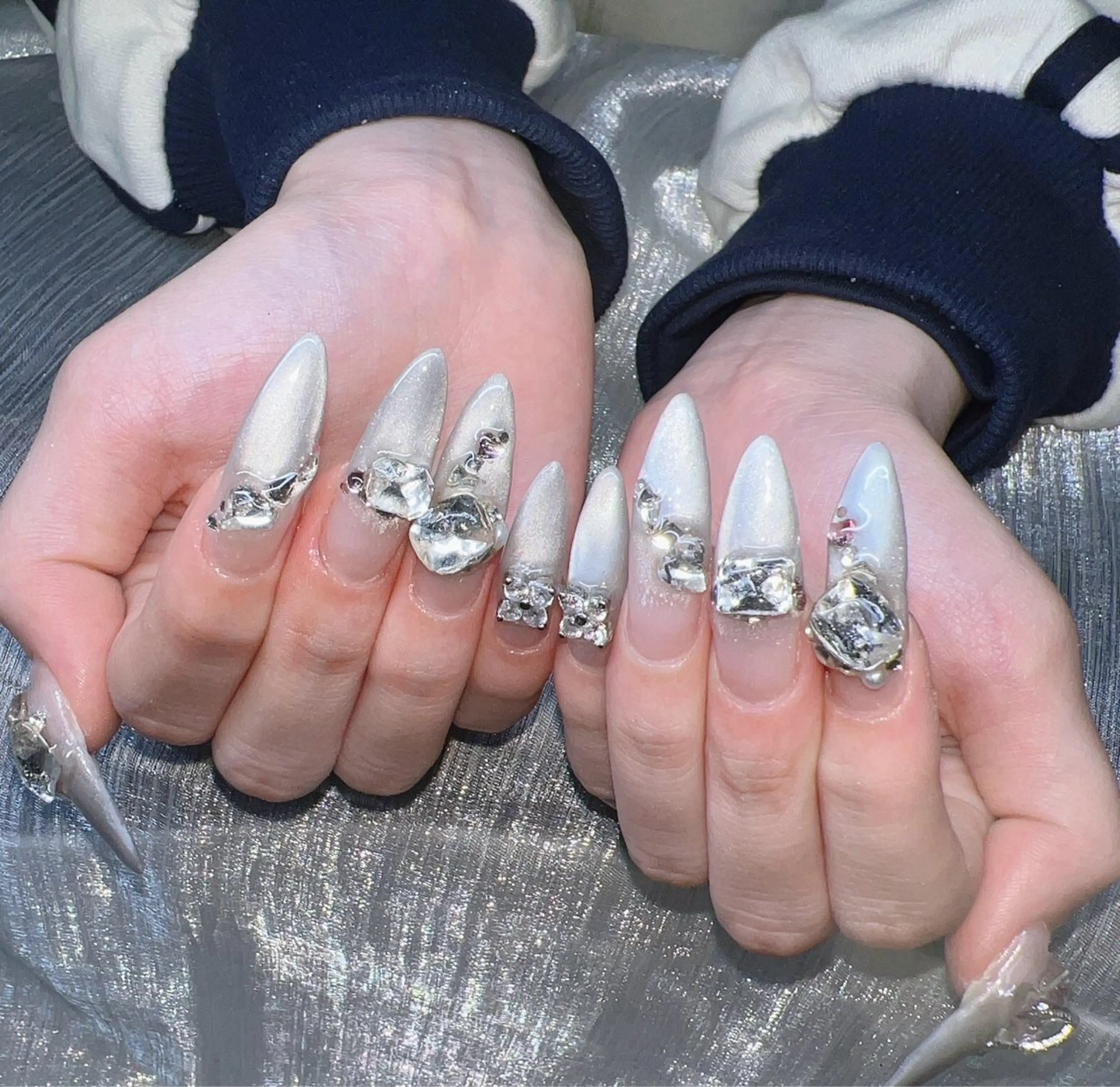 ネイル オーロラネイル チークネイル 長さ出し フットネイル フレンチネイル ハンドネイル Lee Nailsのネイルデザイン