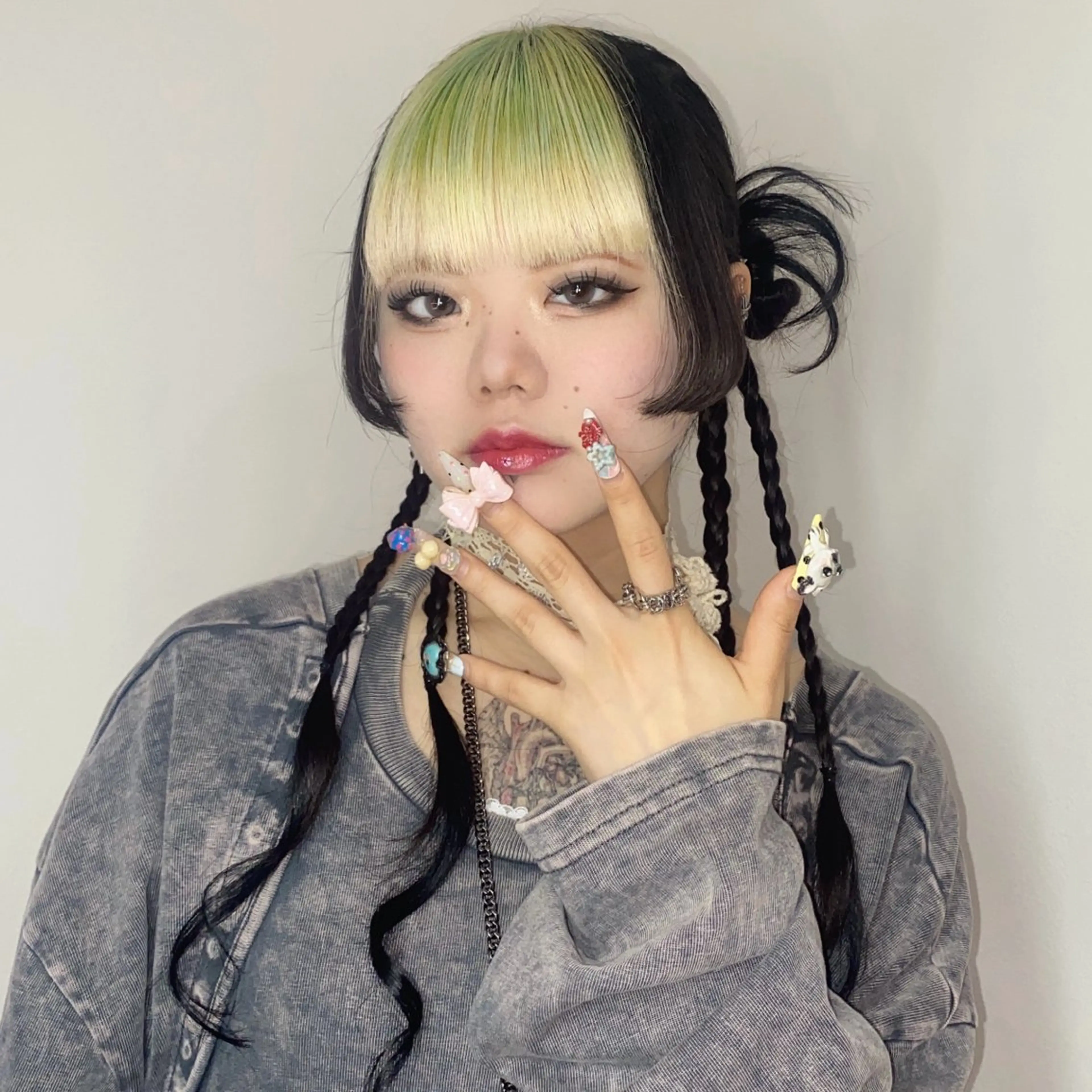 ロング カラー ヘアアレンジ ヘアカラー ★デザインカラー ハイトーン ももか★のヘアスタイル