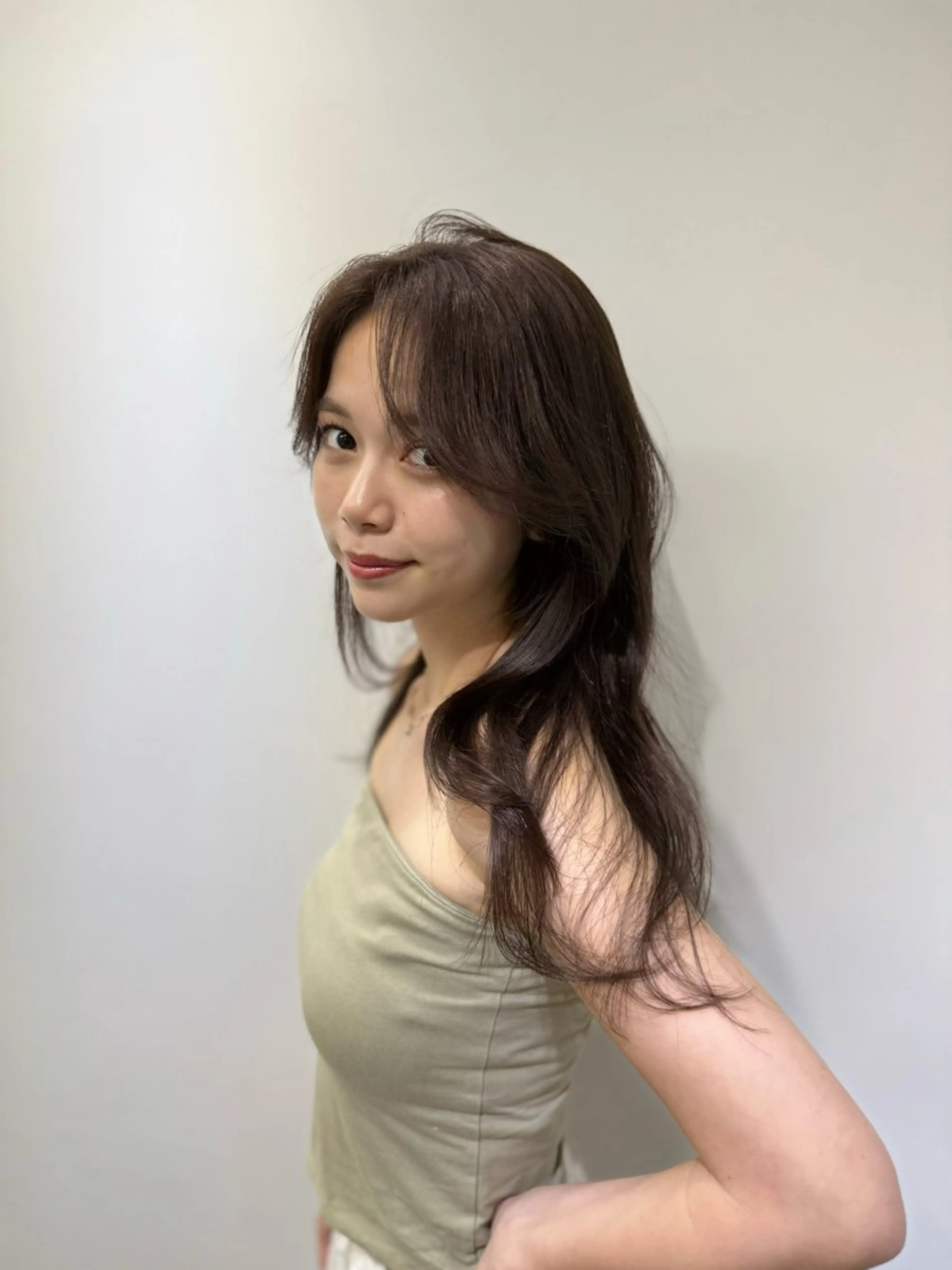 ロング カラー カット ヘアカラー トリートメント 艶髪レイヤー顔周り グレージュ添田晃基のヘアスタイル