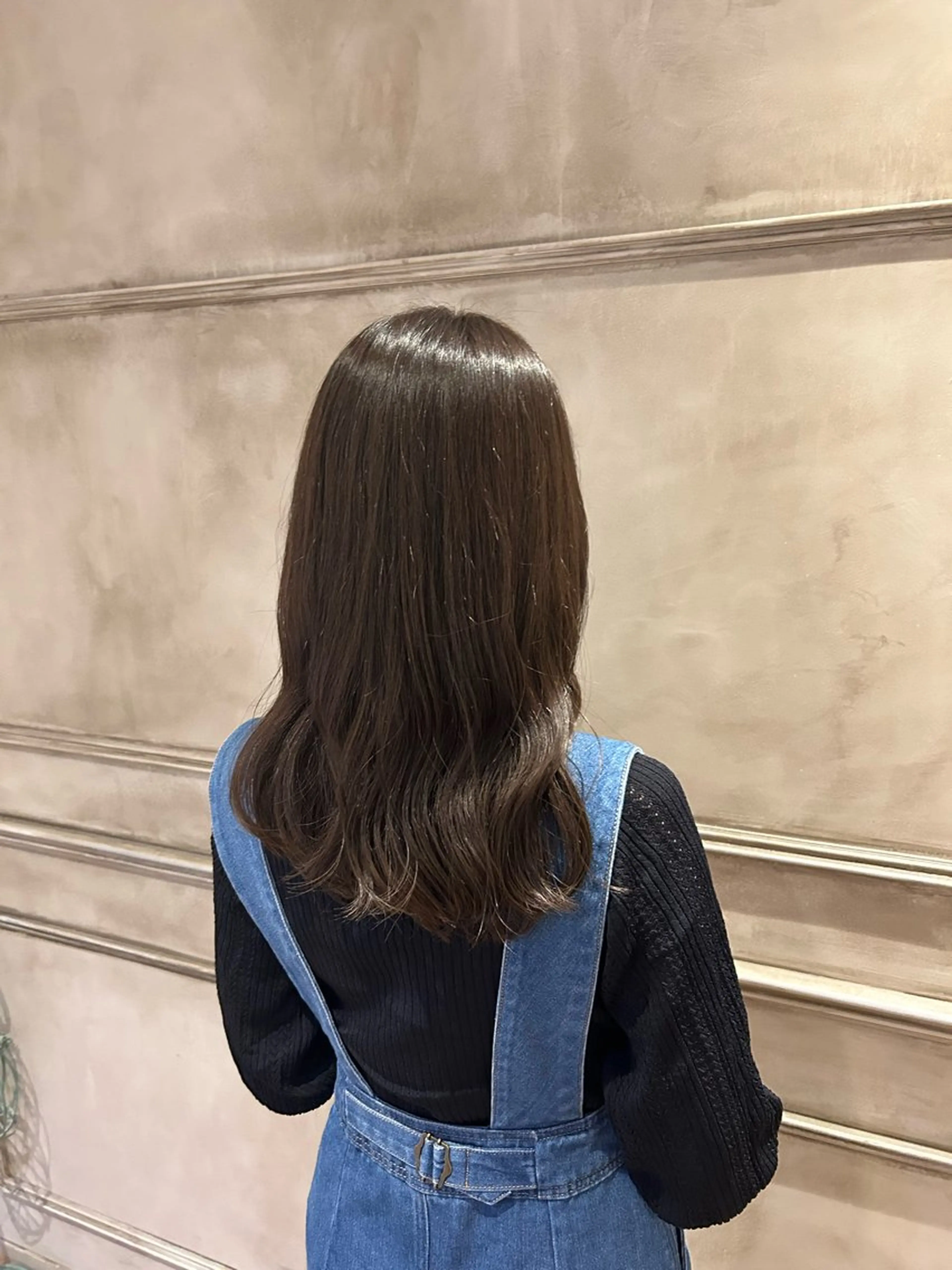 セミロング カラー アッシュ アッシュグレー アッシュグレージュ グレージュ Lilly所属・成田 智彩のヘアスタイル