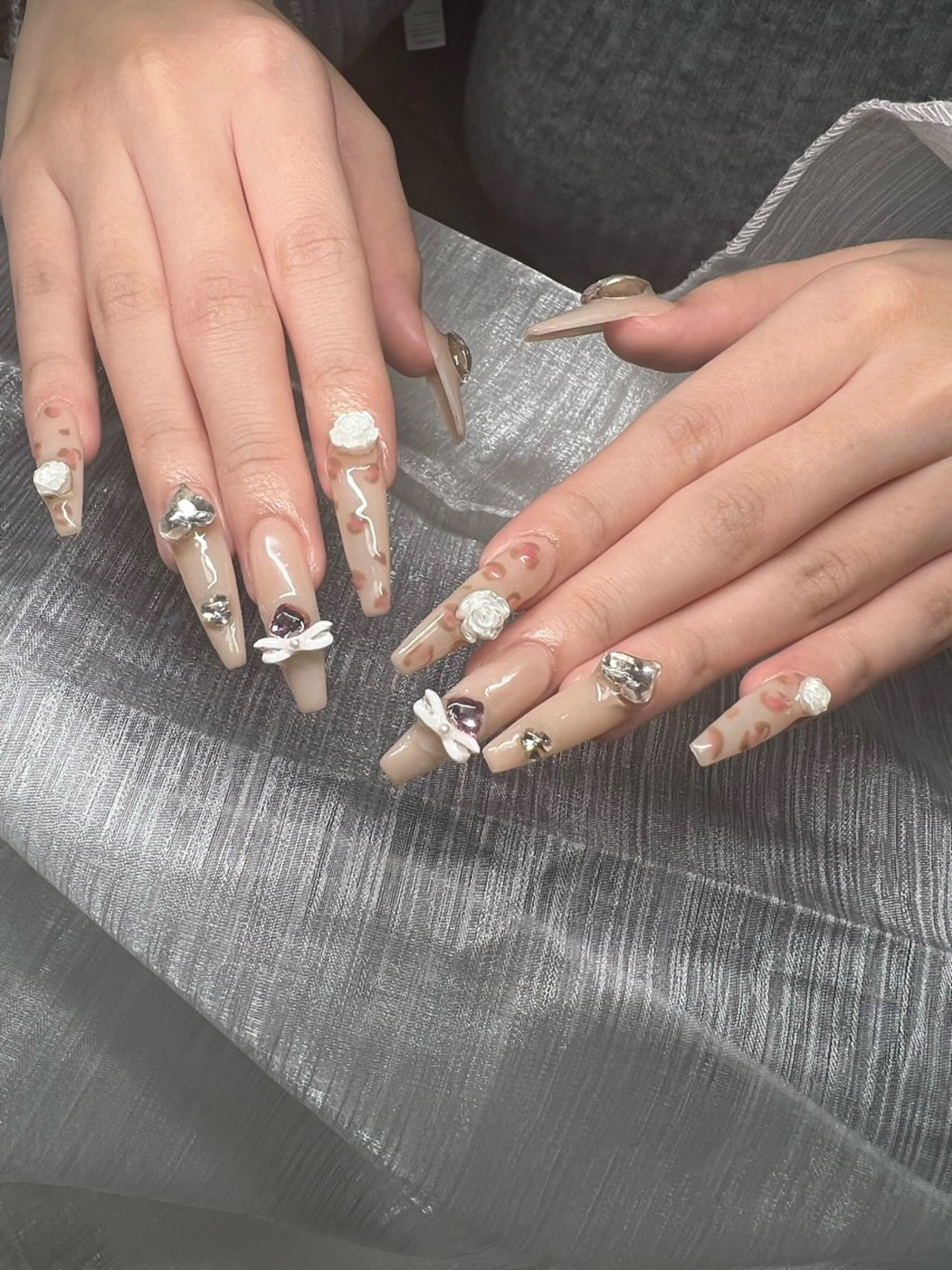 ネイル オーロラネイル チークネイル 長さ出し フットネイル フレンチネイル Lee Nails チップ長さだし専門店のネイルデザイン