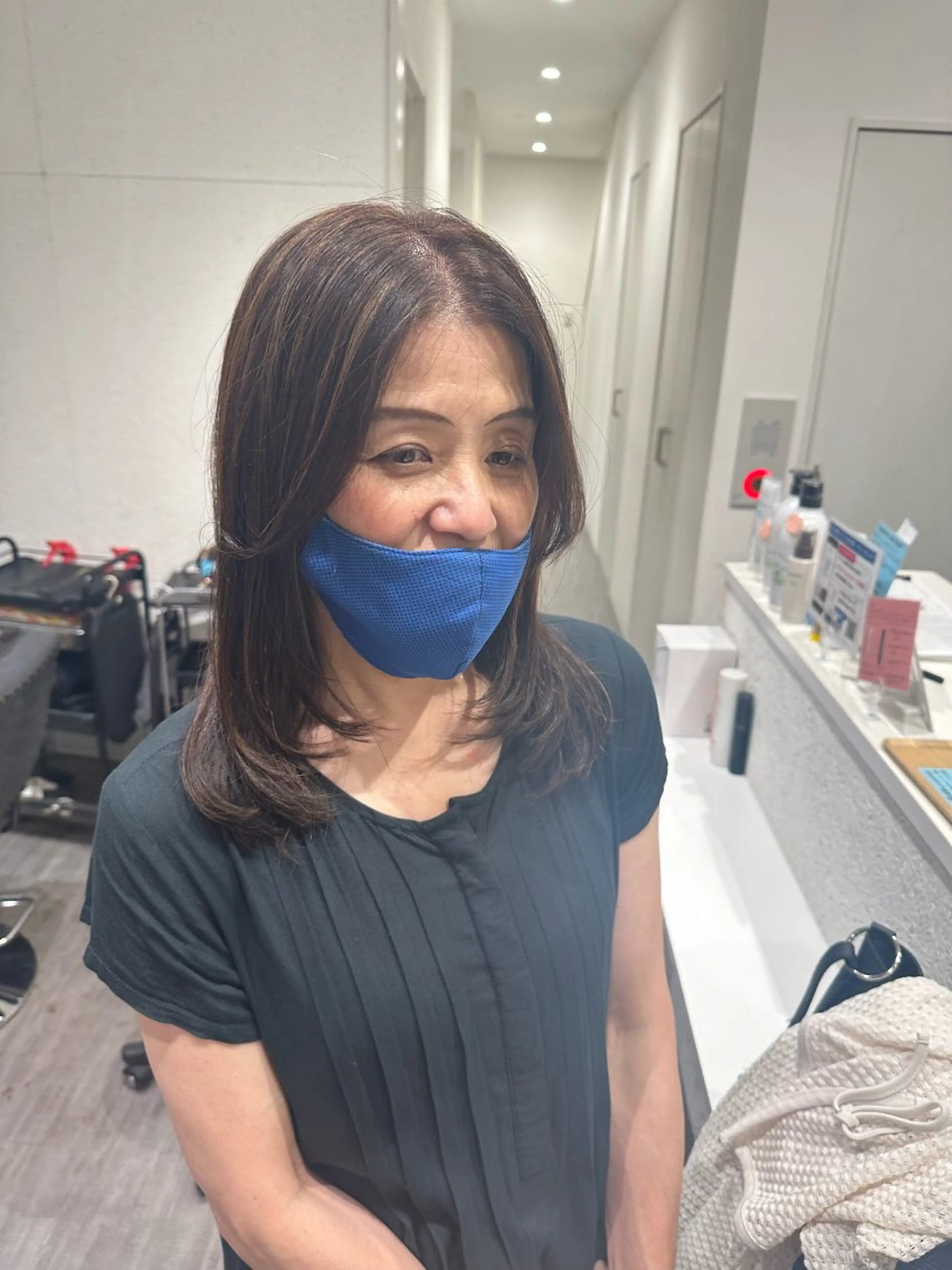 ミディアム カラー ハイライトカラー 顔まわりレイヤー ハイライト レイヤーカット カット ヘアカラー トリートメント 艶髪レイヤー上田 紗也🇰🇷💗のヘアスタイル