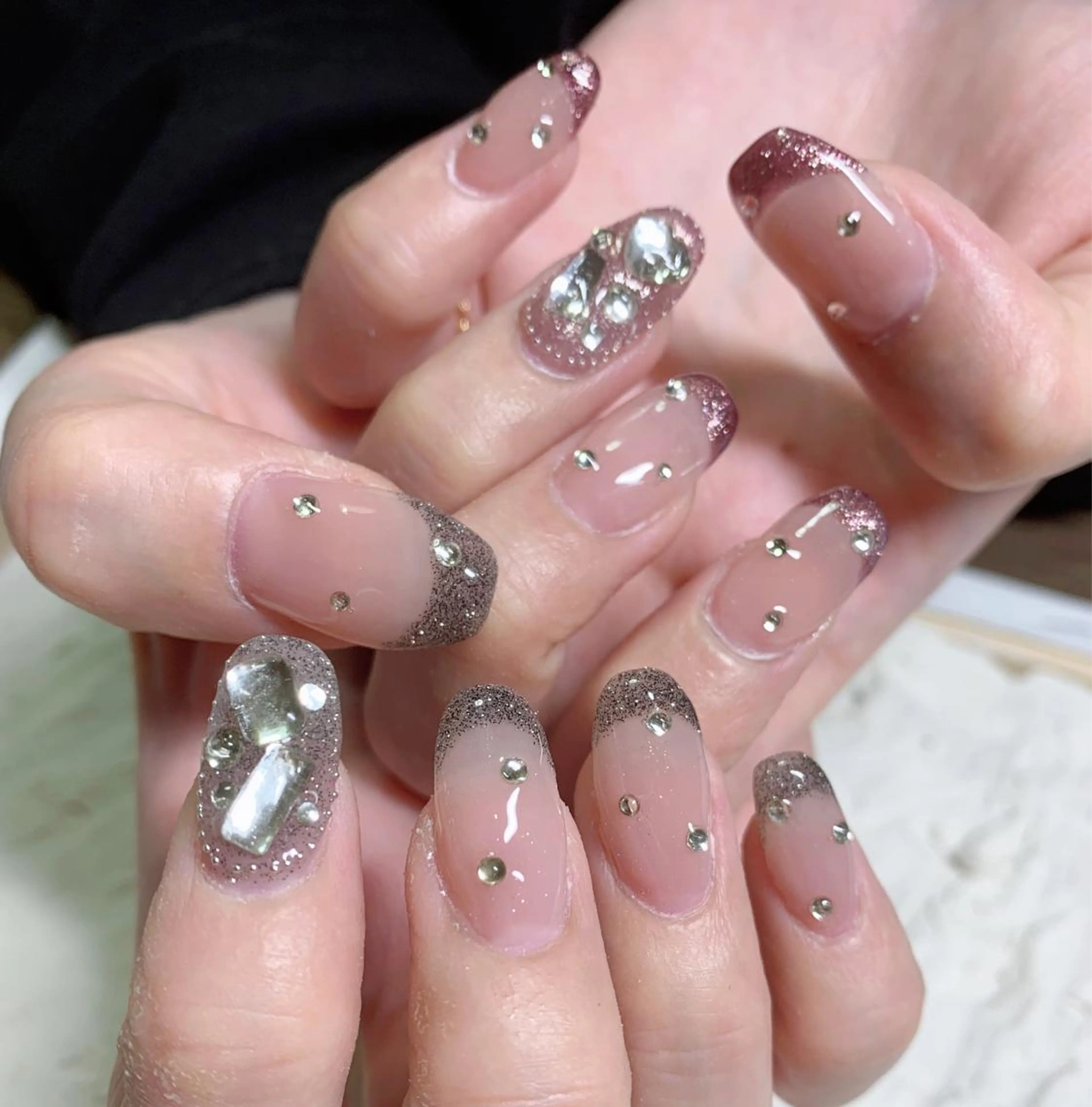 ネイル フレンチネイル ラメ(グリッター) ハンドネイル Nailist. Nのネイルデザイン