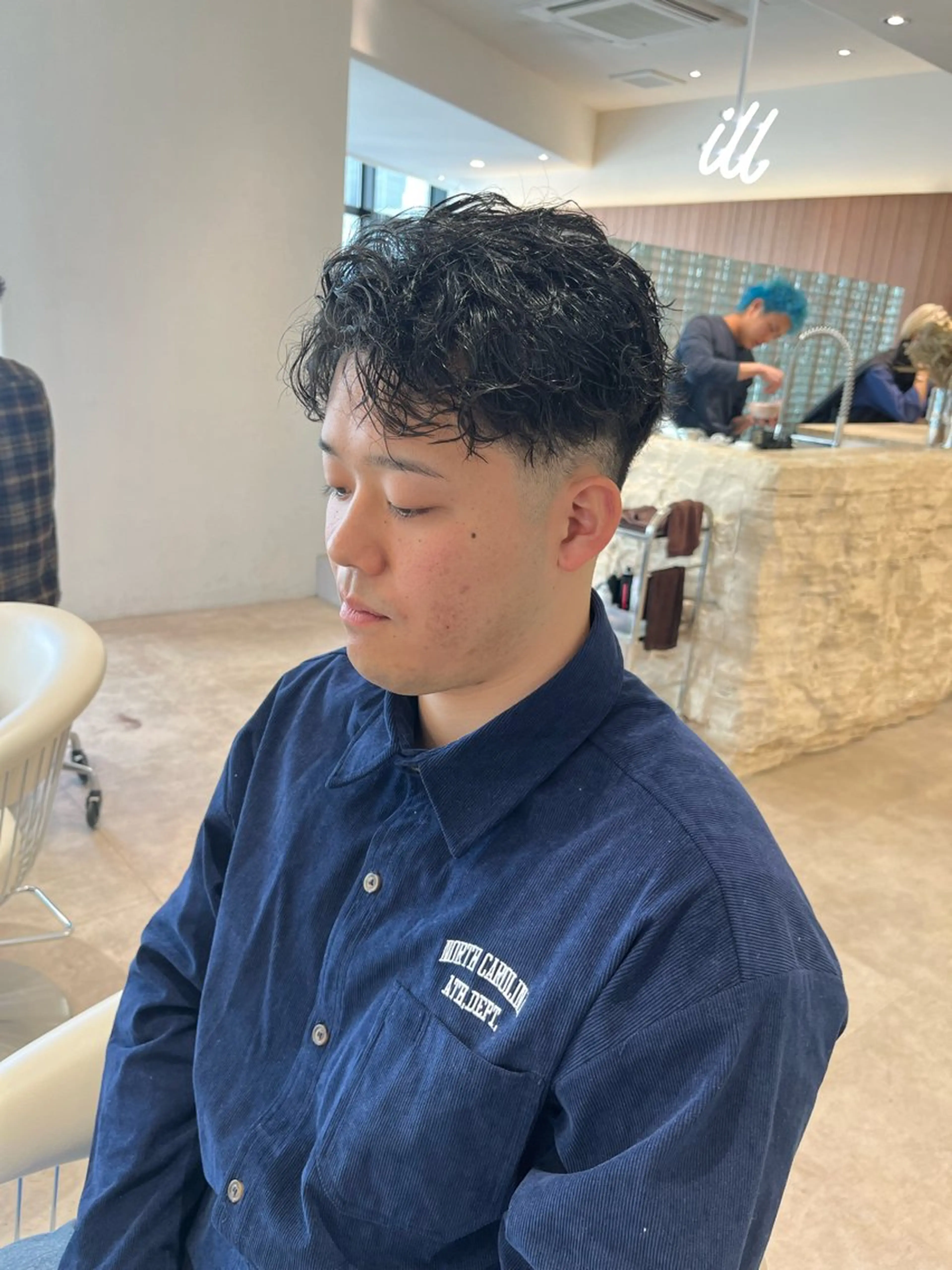 ショート soen所属・⚡メンズパーマフ ェードカットTomyのヘアスタイル