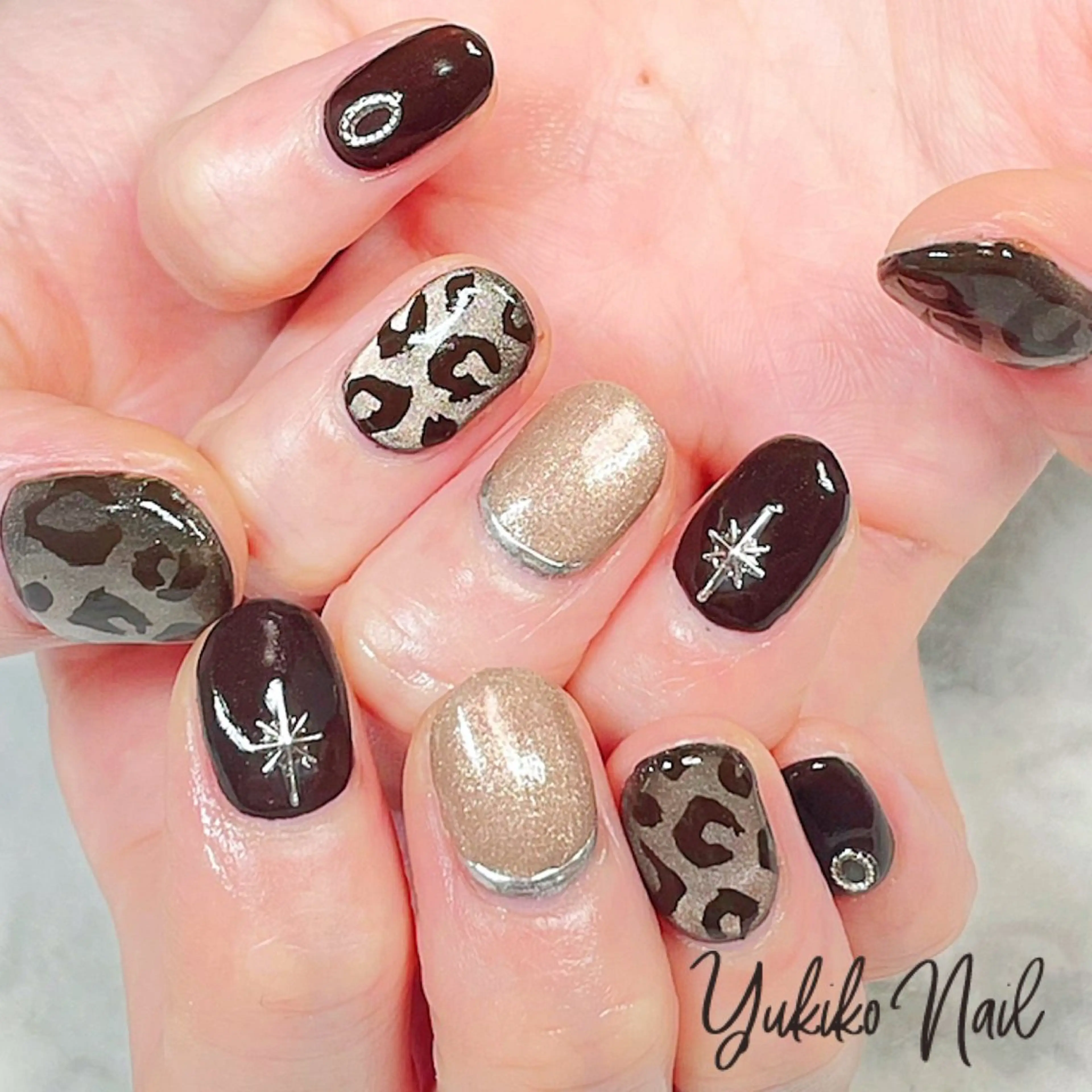 ネイル アニマル柄 マグネットネイル ハンドネイル ユキコ ネイルのネイルデザイン