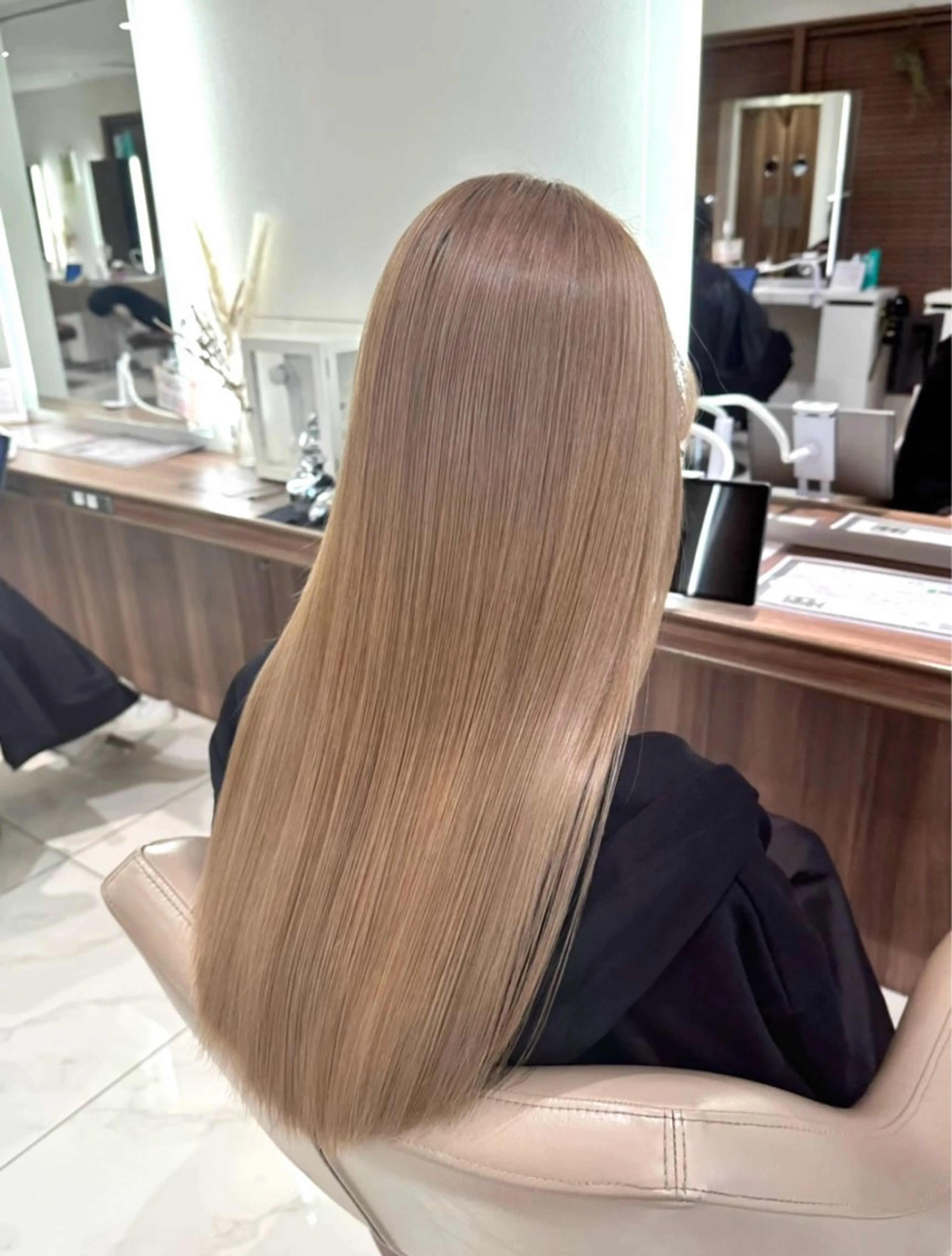 ロング 縮毛矯正 縮毛矯正 トリートメント 安井　昴 💫ブリーチ縮毛矯正のヘアスタイル