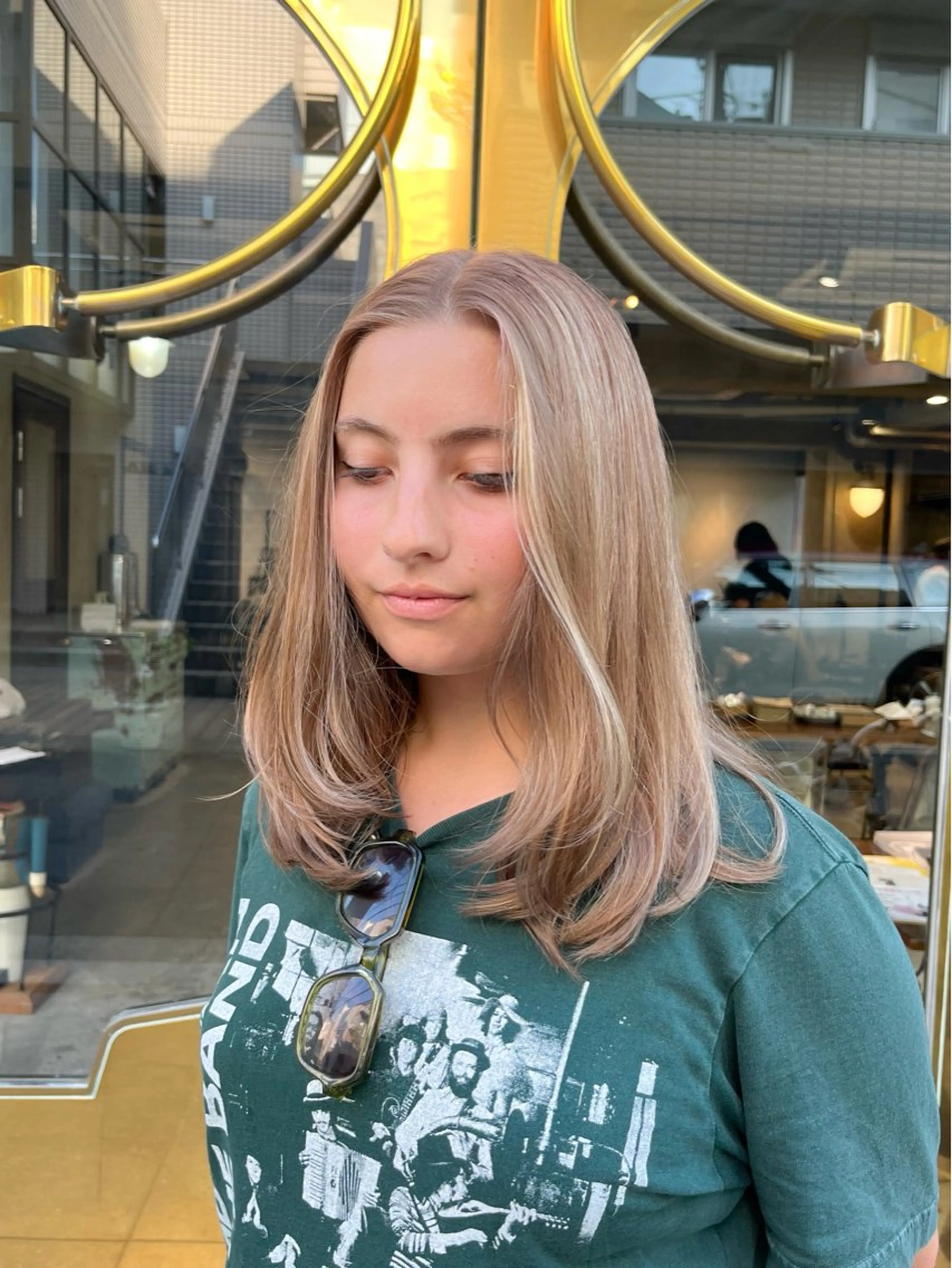 ミディアム カラー ヘアカラー トリートメント ヘアセット 似合わせハイトーン 🍯ayumi🍯のヘアスタイル