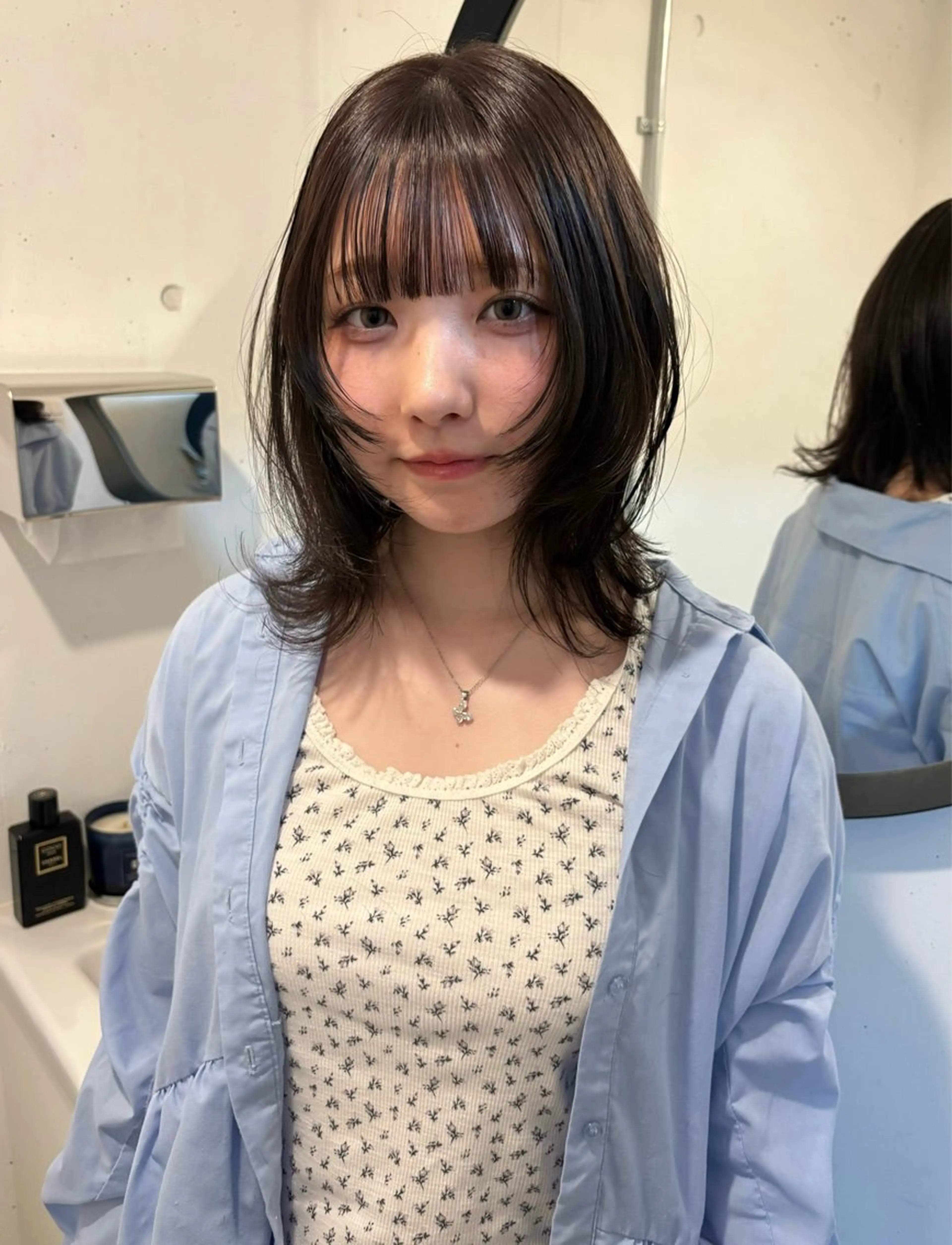 ミディアム カット ⭐︎ハイトーン /レイヤー✩momoのヘアスタイル