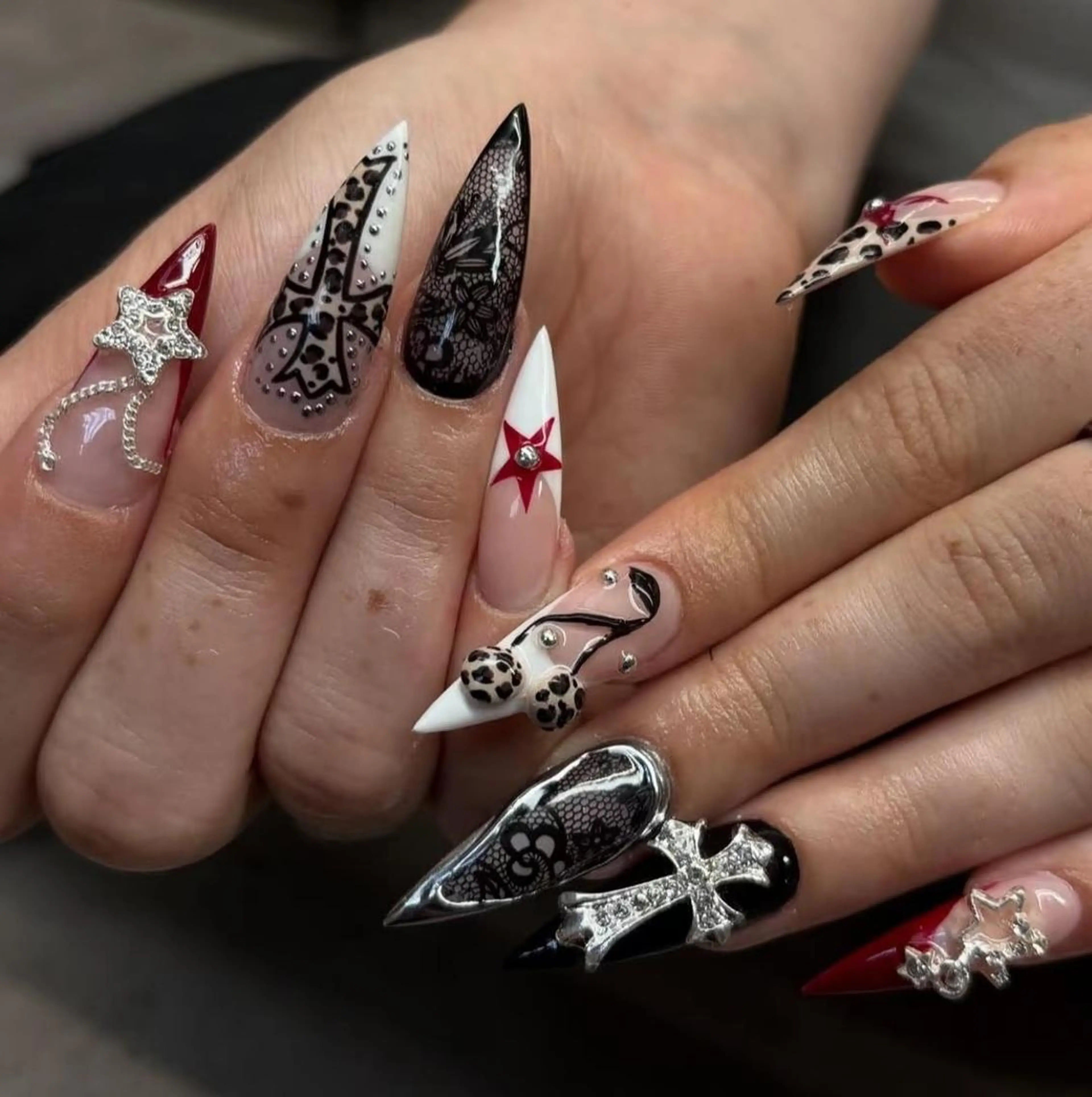 ネイル ハンドネイル モニカ アキイのネイルデザイン