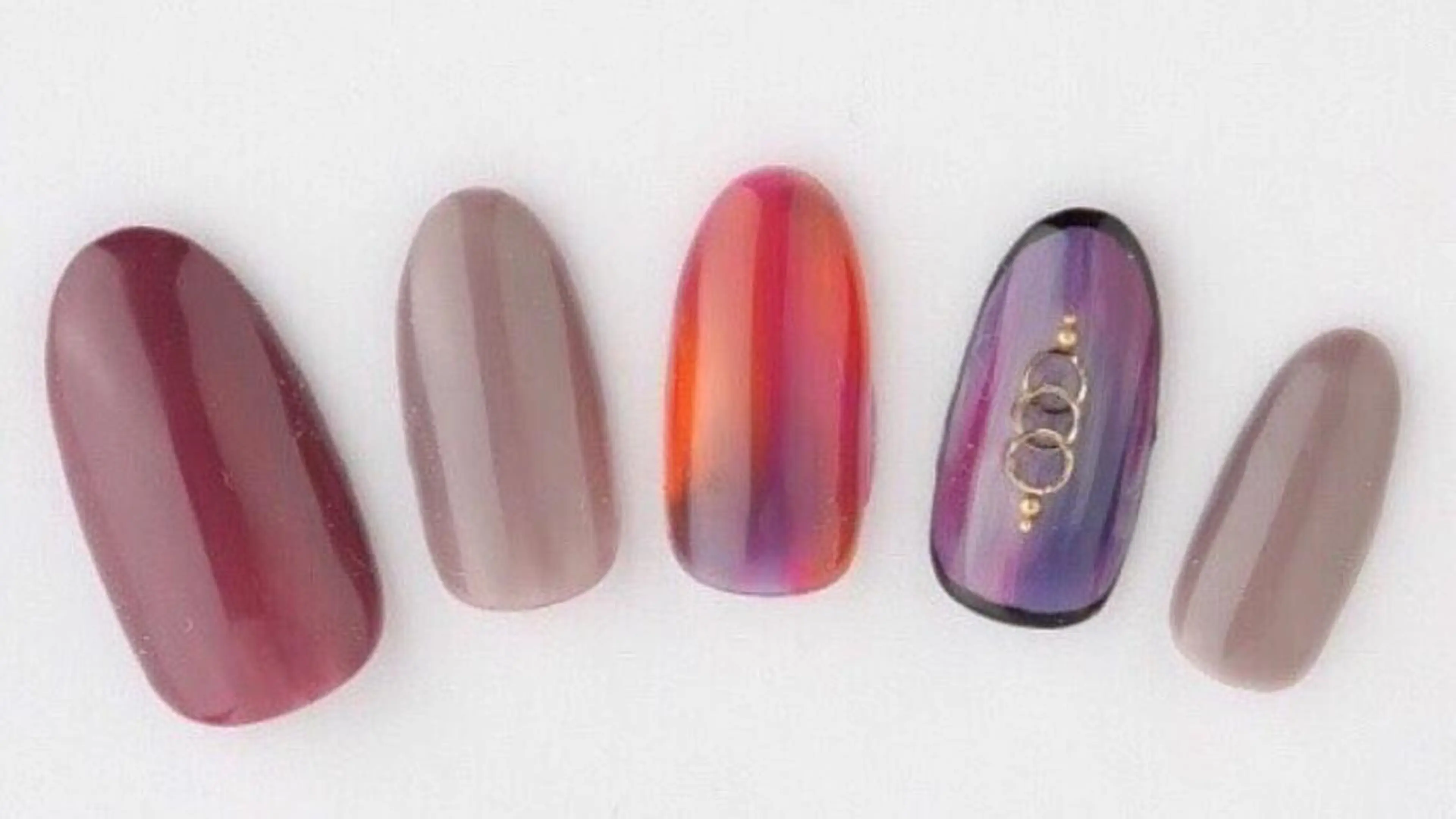 ネイル サロンR所属・岡田 美保のネイルデザイン