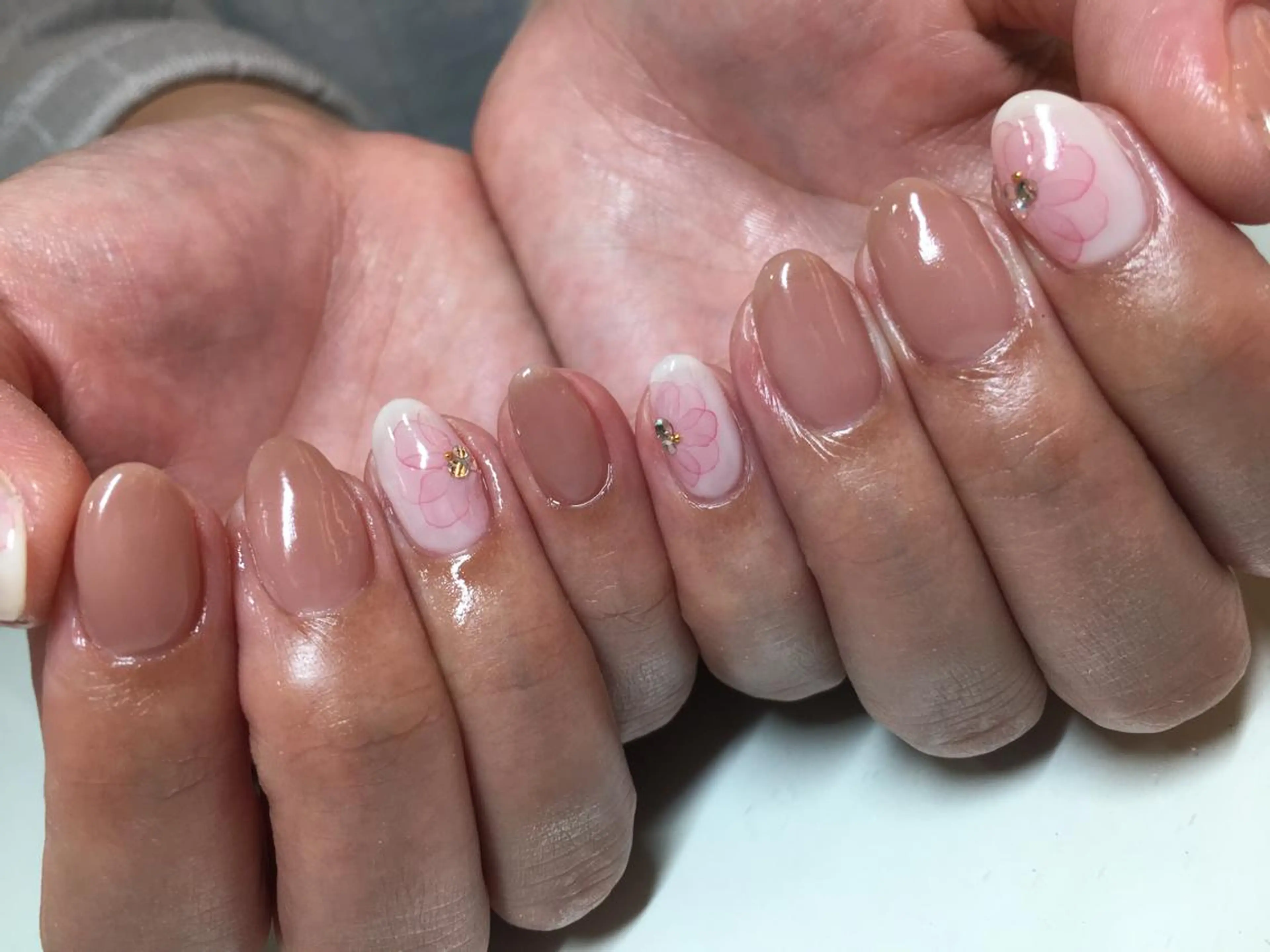 ネイル フラワーネイル アンドルーチェ スクールの眉毛・アイブロウイメージ