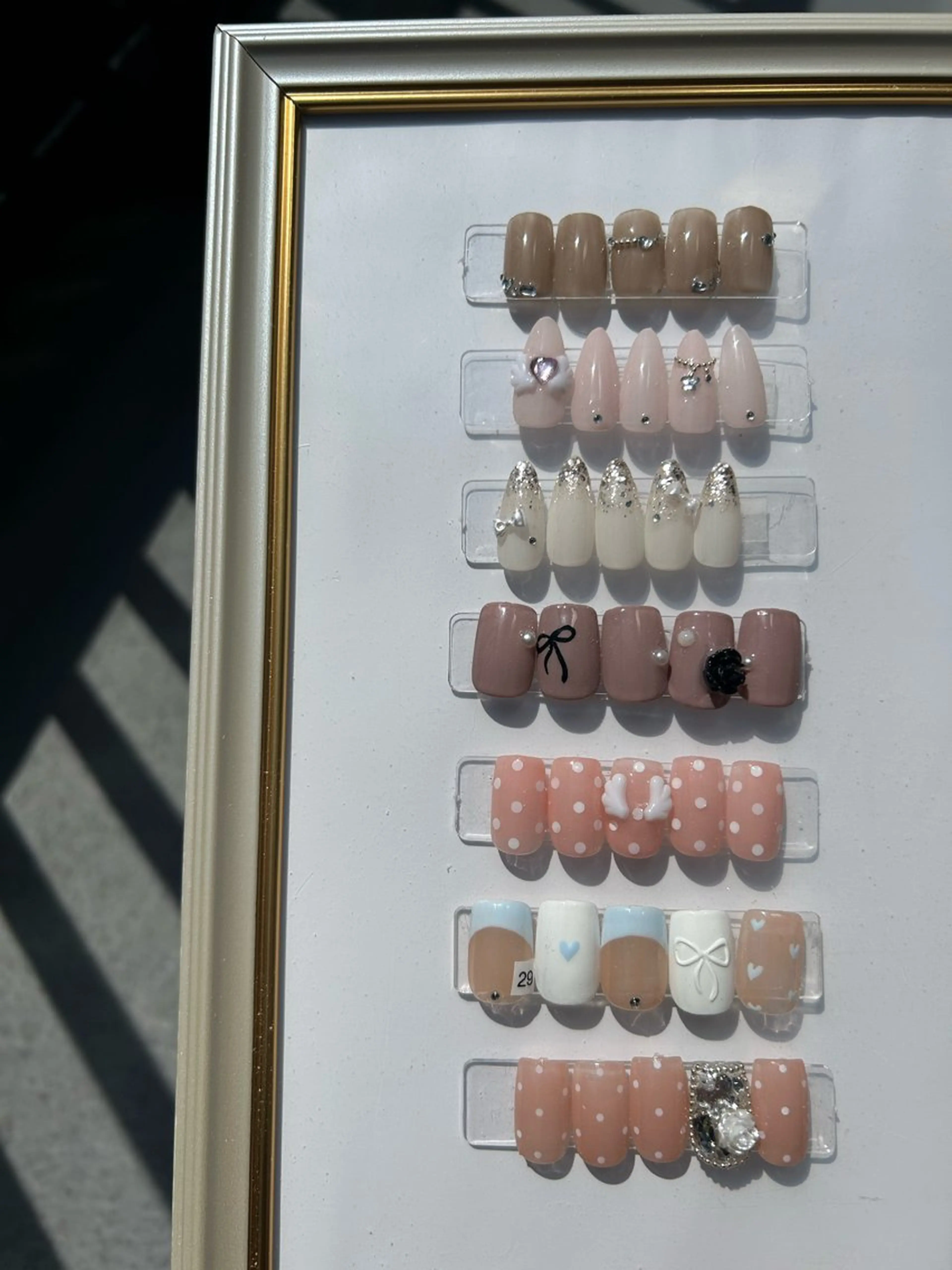 ネイル シンプルネイル tomomi .のネイルデザイン