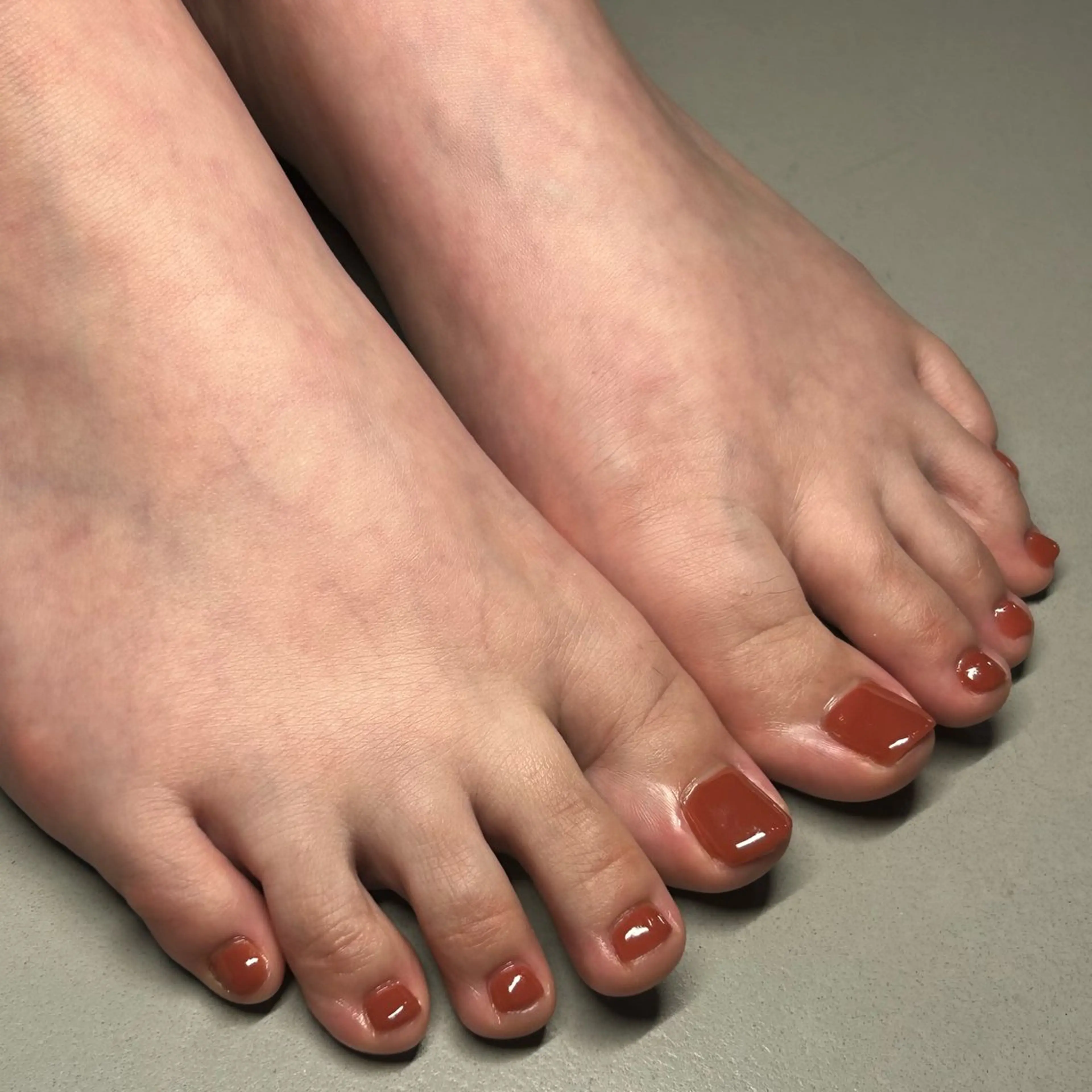 ネイル フットネイル ワンカラーネイル née高橋 梨菜のネイルデザイン