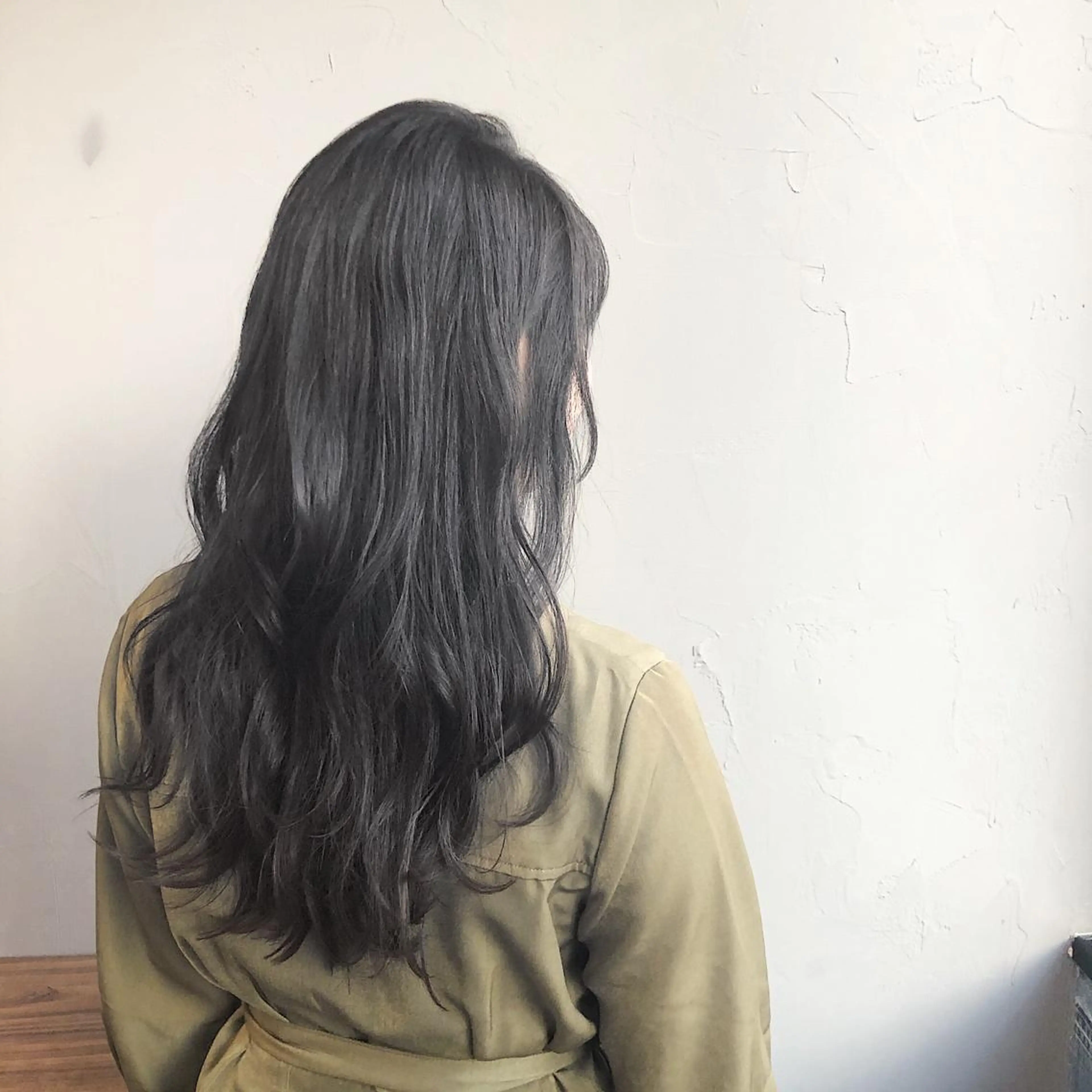 ロング カラー 透明感カラー グレージュ カーキグレージュ カット ヘアカラー トリートメント CISCO所属・山口 浩之のヘアスタイル
