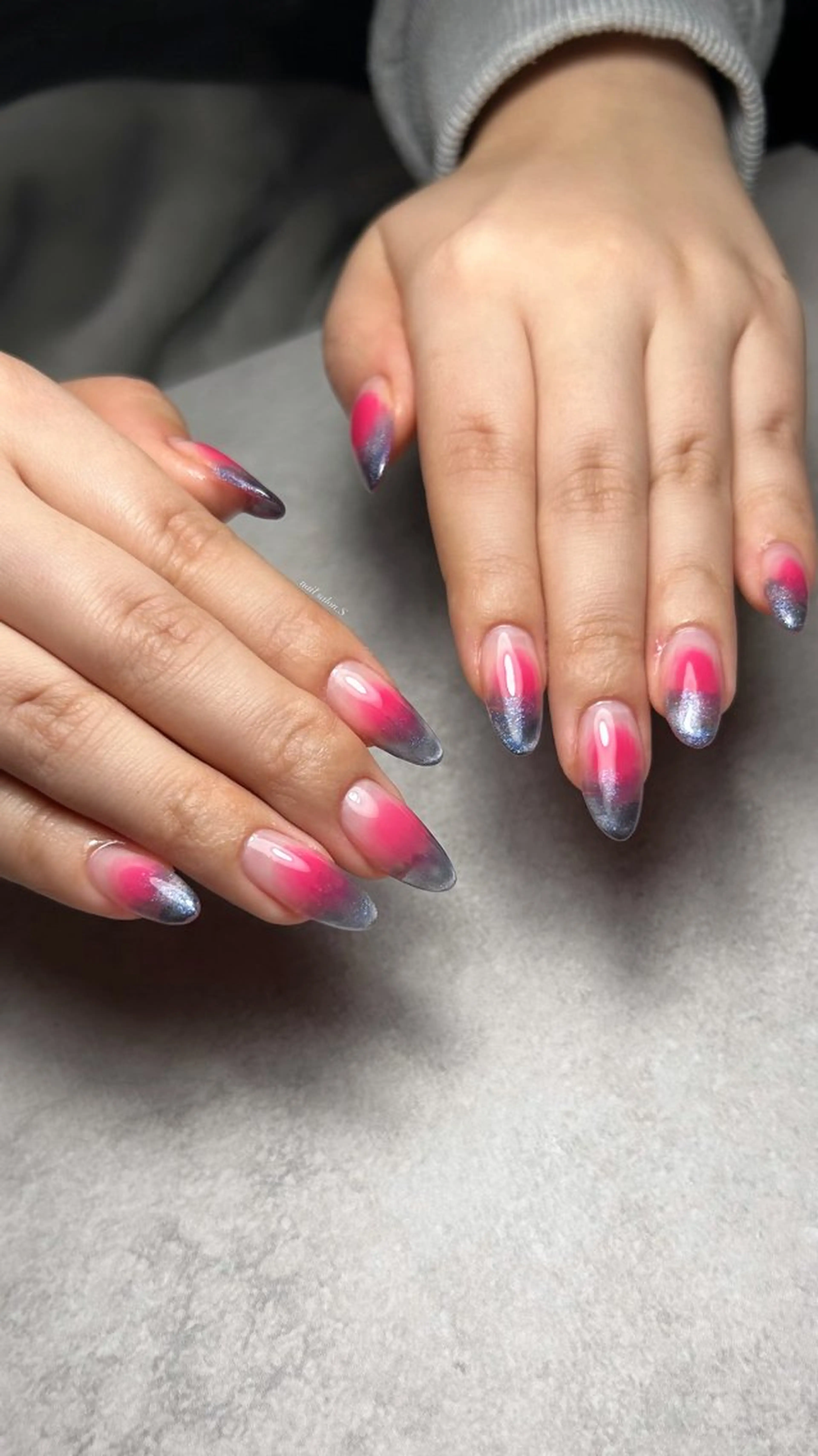 ネイル チークネイル ジェルネイル グラデーション 韓国ネイル ロングネイル ハンドネイル 関山 志乃のネイルデザイン