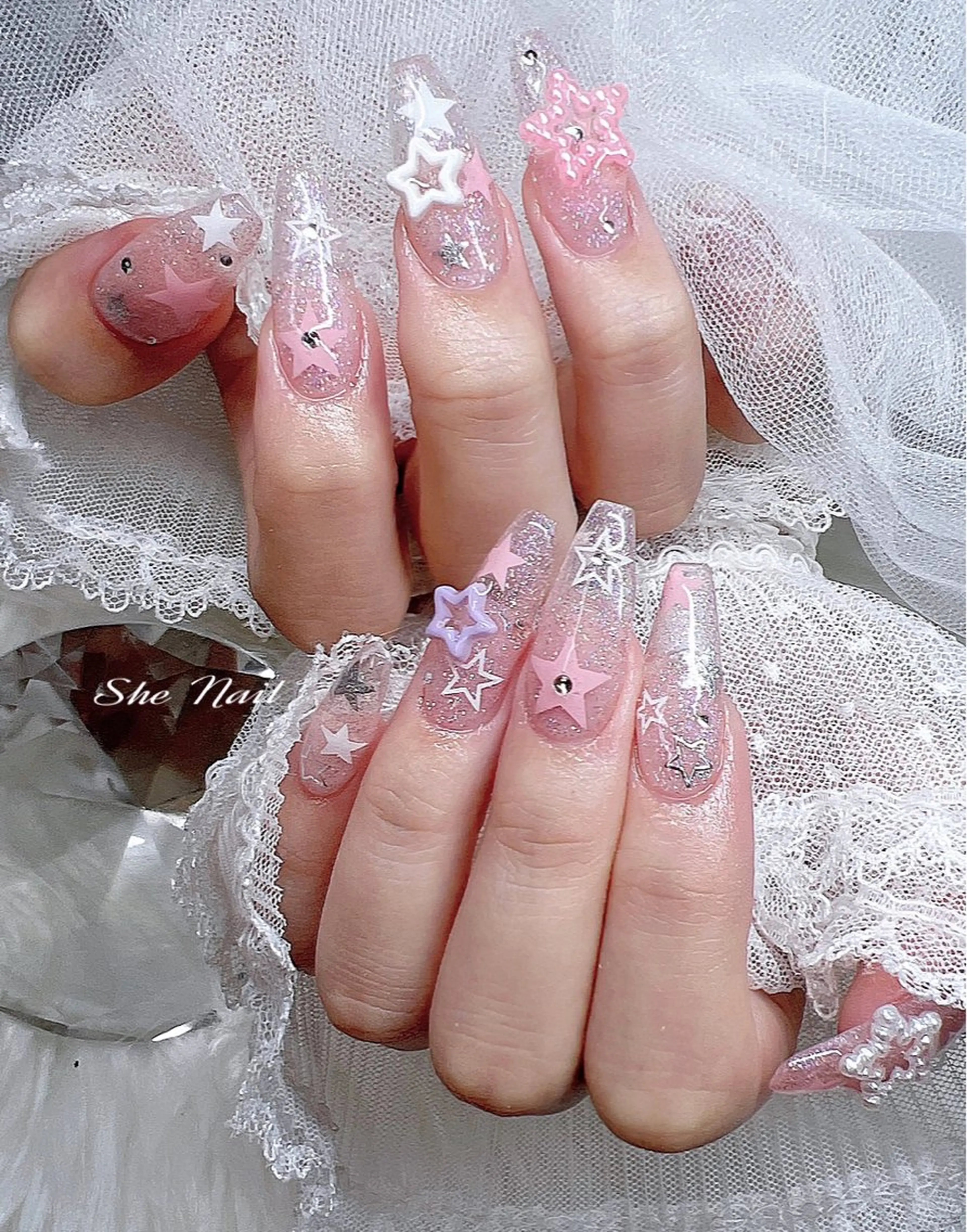 ネイル チークネイル 長さ出し グラデーション ラメ(グリッター) ラメグラデーション ハンドネイル She   Nail所属・ISA_ BELLAのネイルデザイン