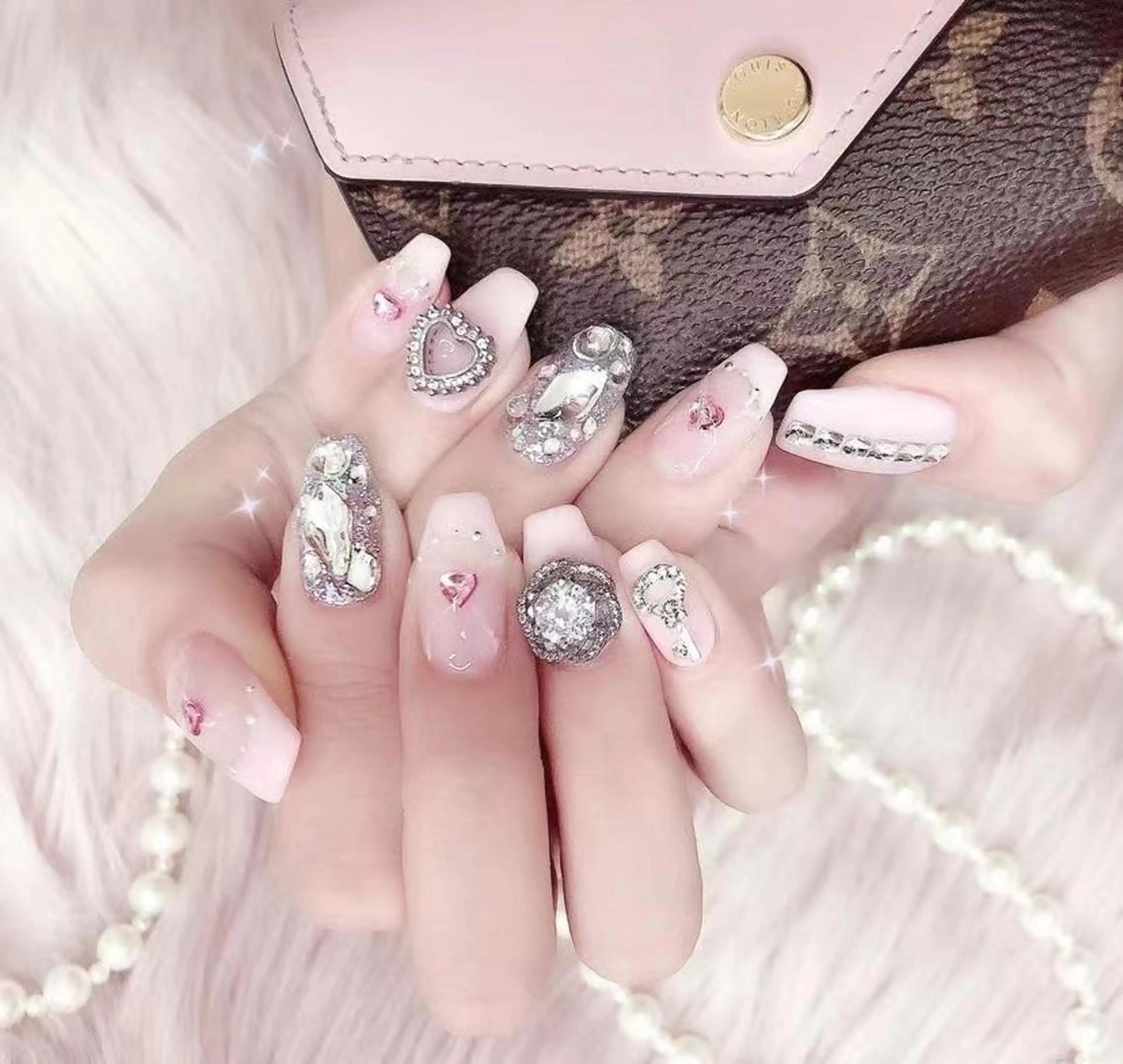 ネイル I-nailロング /ワンホン/キラキラのネイルデザイン