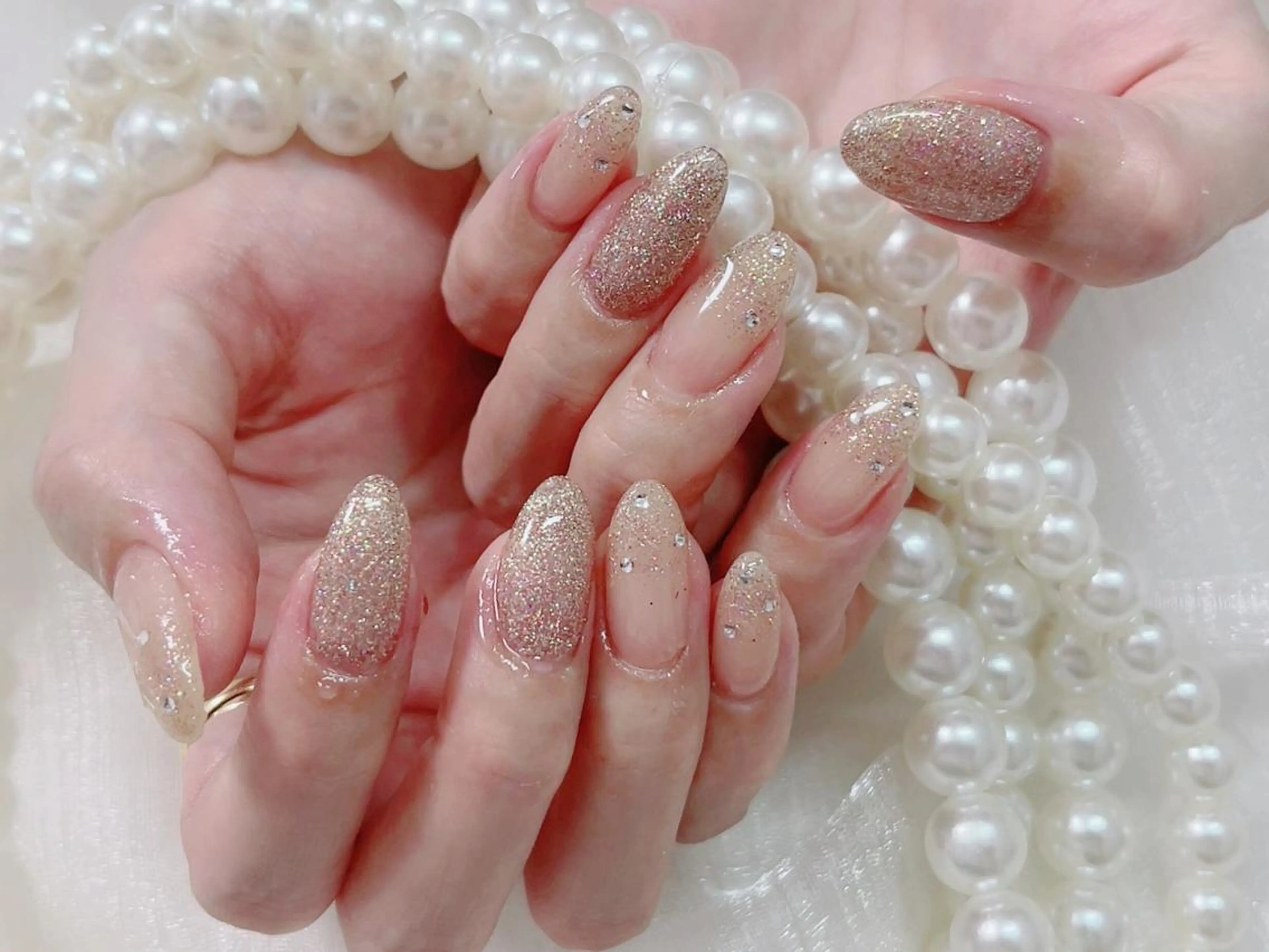 ネイル オーロラネイル 長さ出し フレンチネイル ガーリー キラキラネイル Lucky nail salonのネイルデザイン