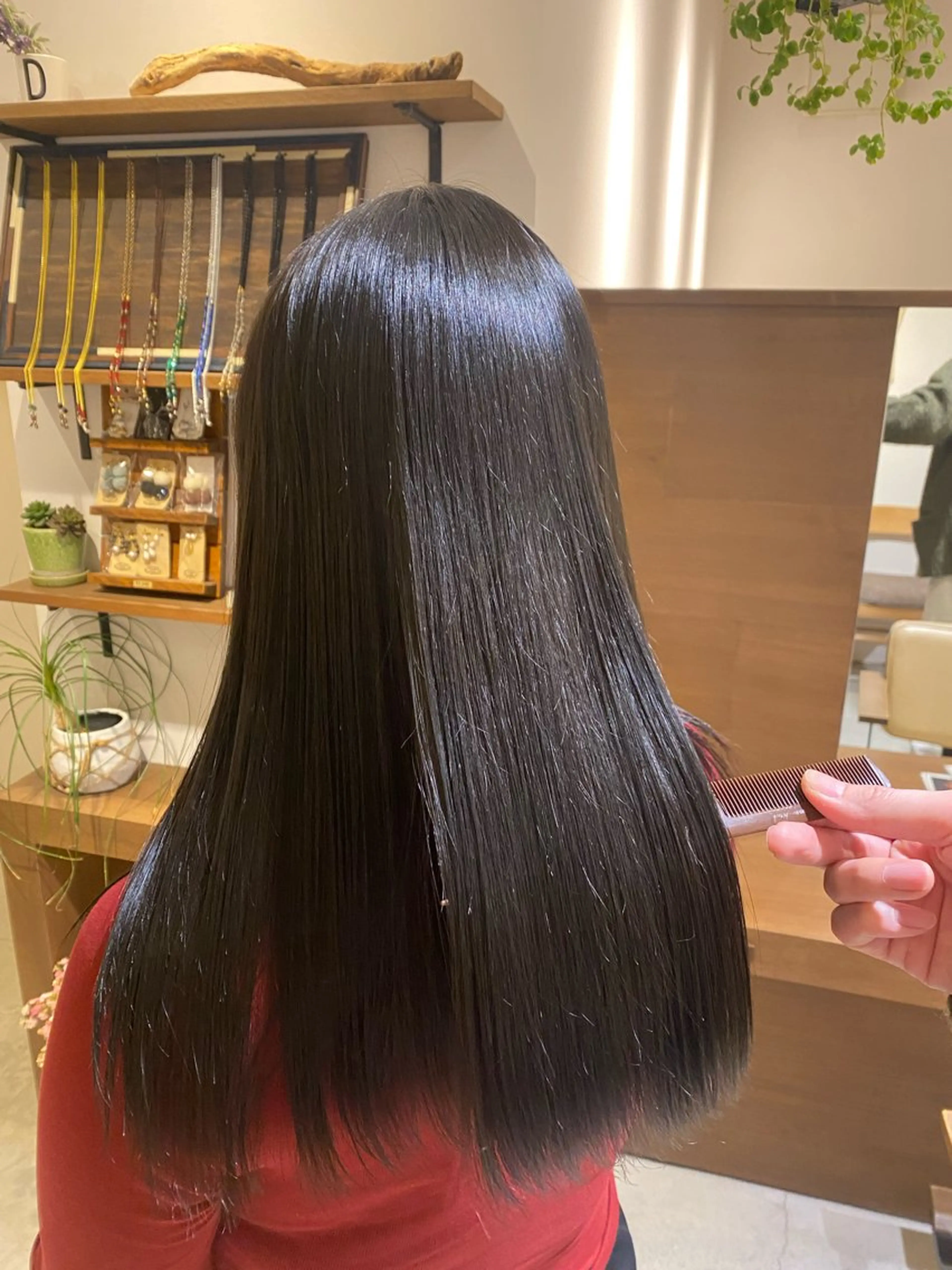 カラー dress nanamiのヘアスタイル