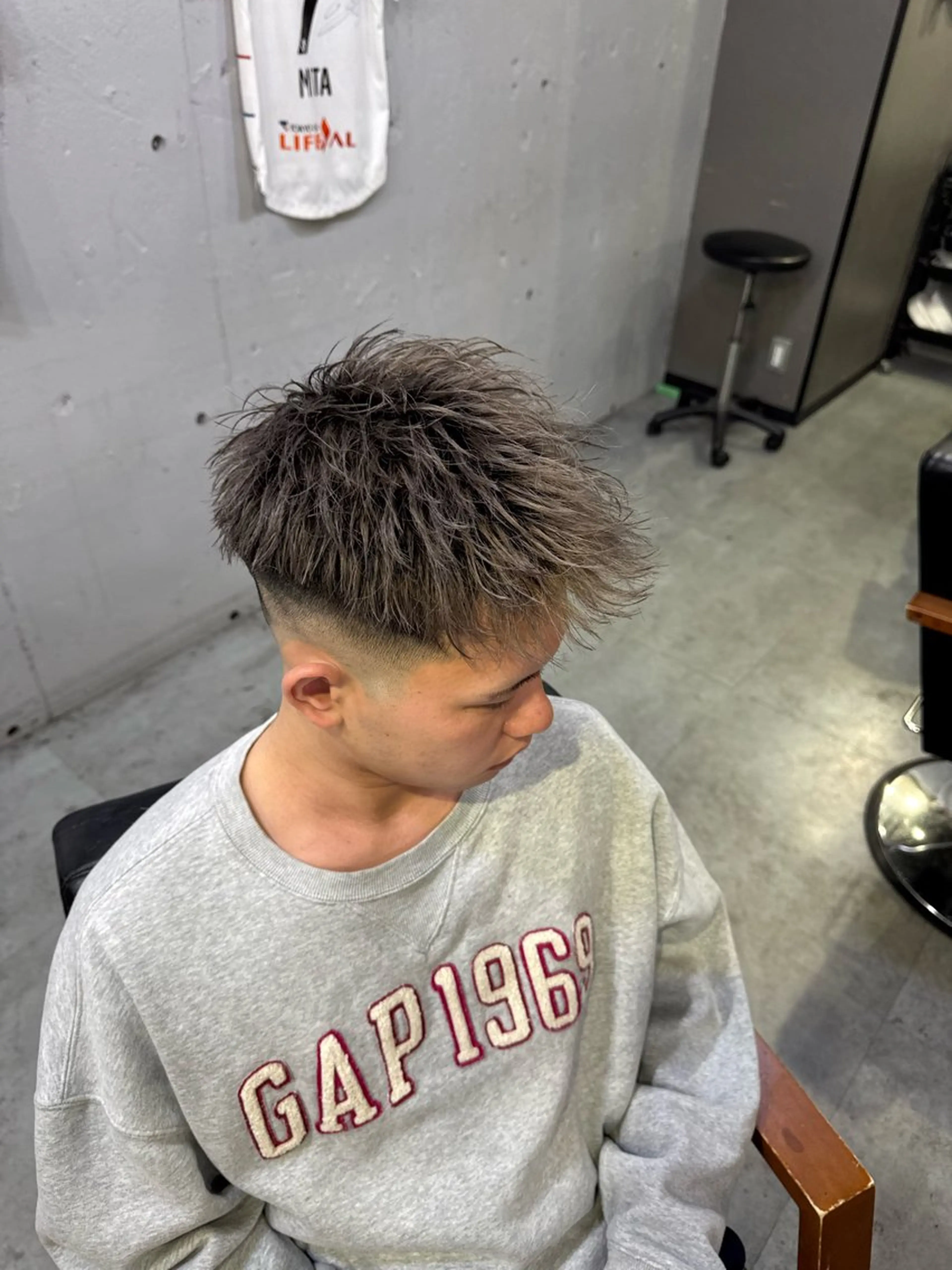 ショート カラー グレージュ era2d所属・マコト/心斎橋 メンズ専門店のヘアスタイル