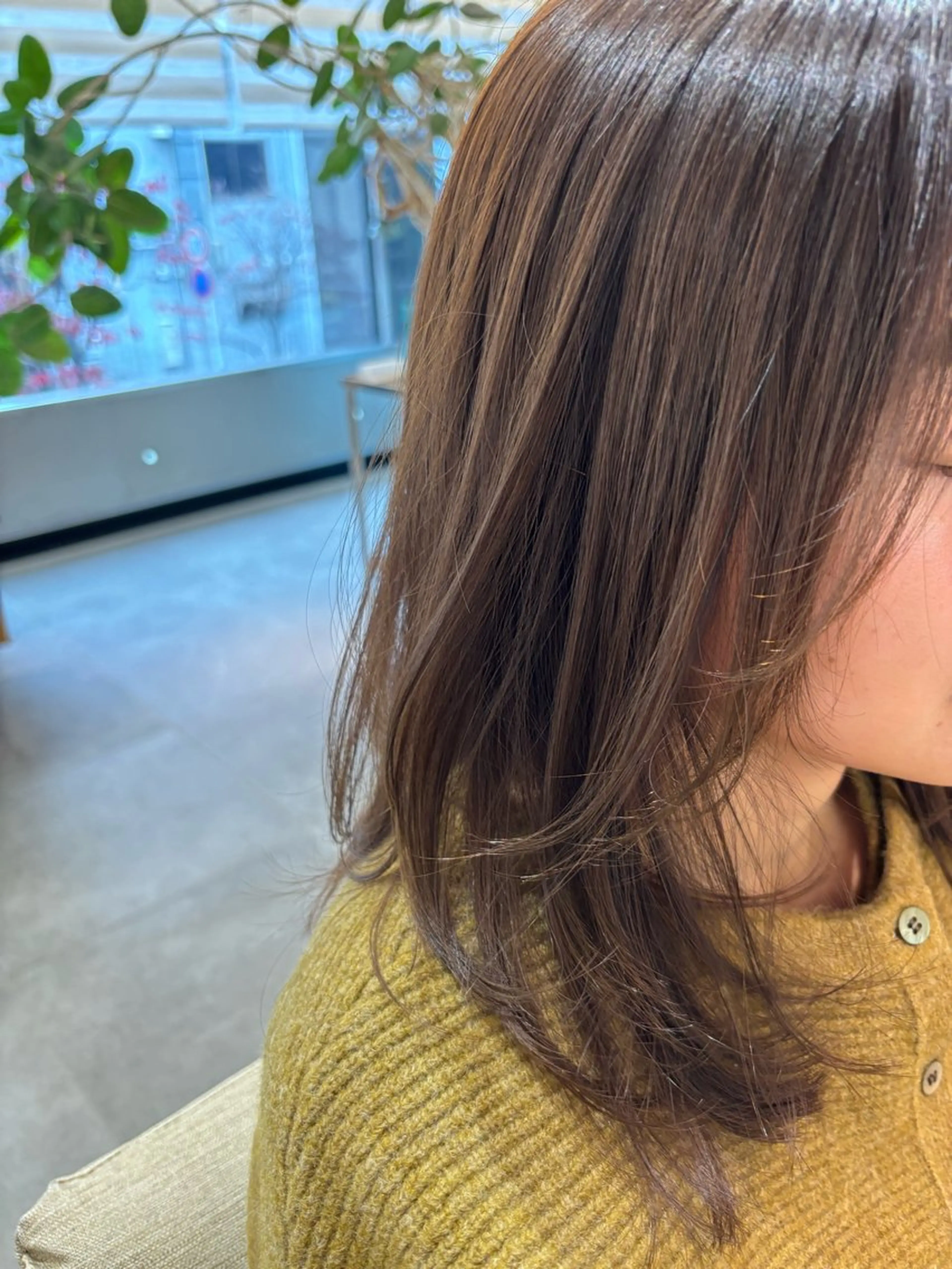 カラー ベージュカラー 透明感カラー オリーブベージュ FLIP B AVEDA所属・大川 愛未のヘアスタイル