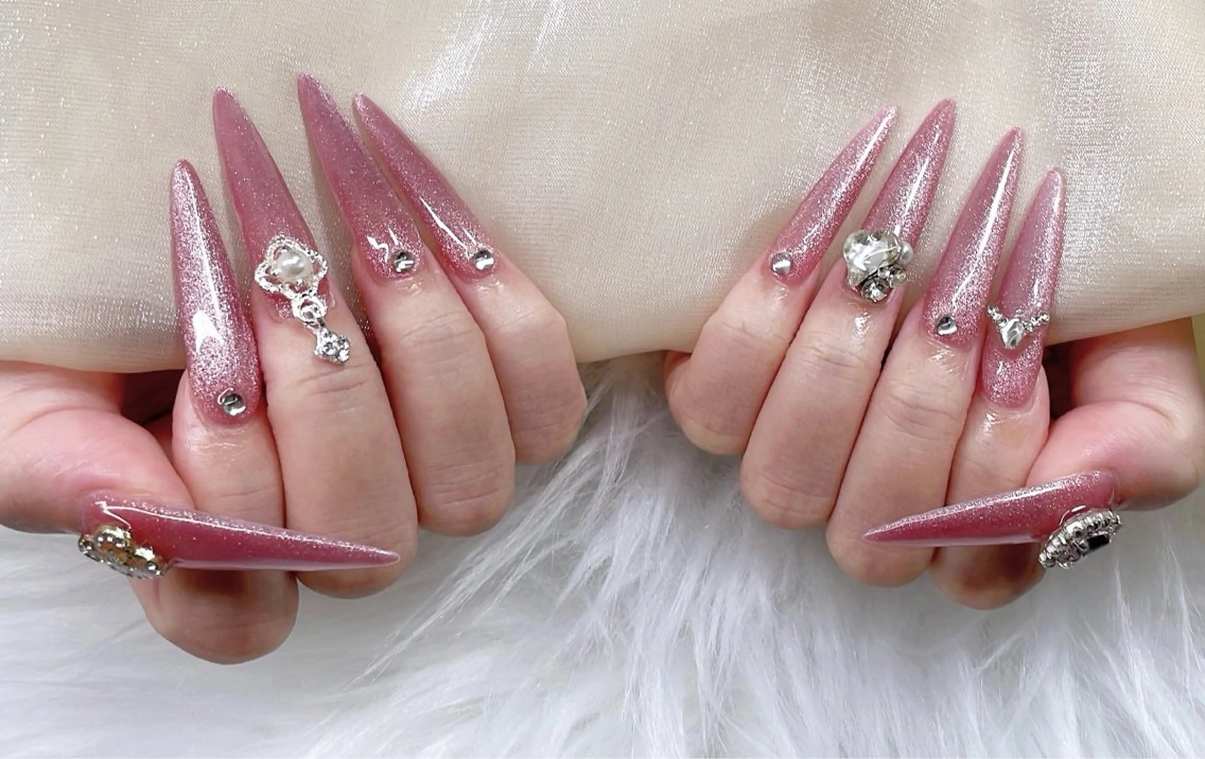 ネイル アニマル柄 チークネイル 成人式 フラッシュネイル フットネイル ハンドネイル 大宮駅5分/持込/ 長さだし/Umのネイルデザイン