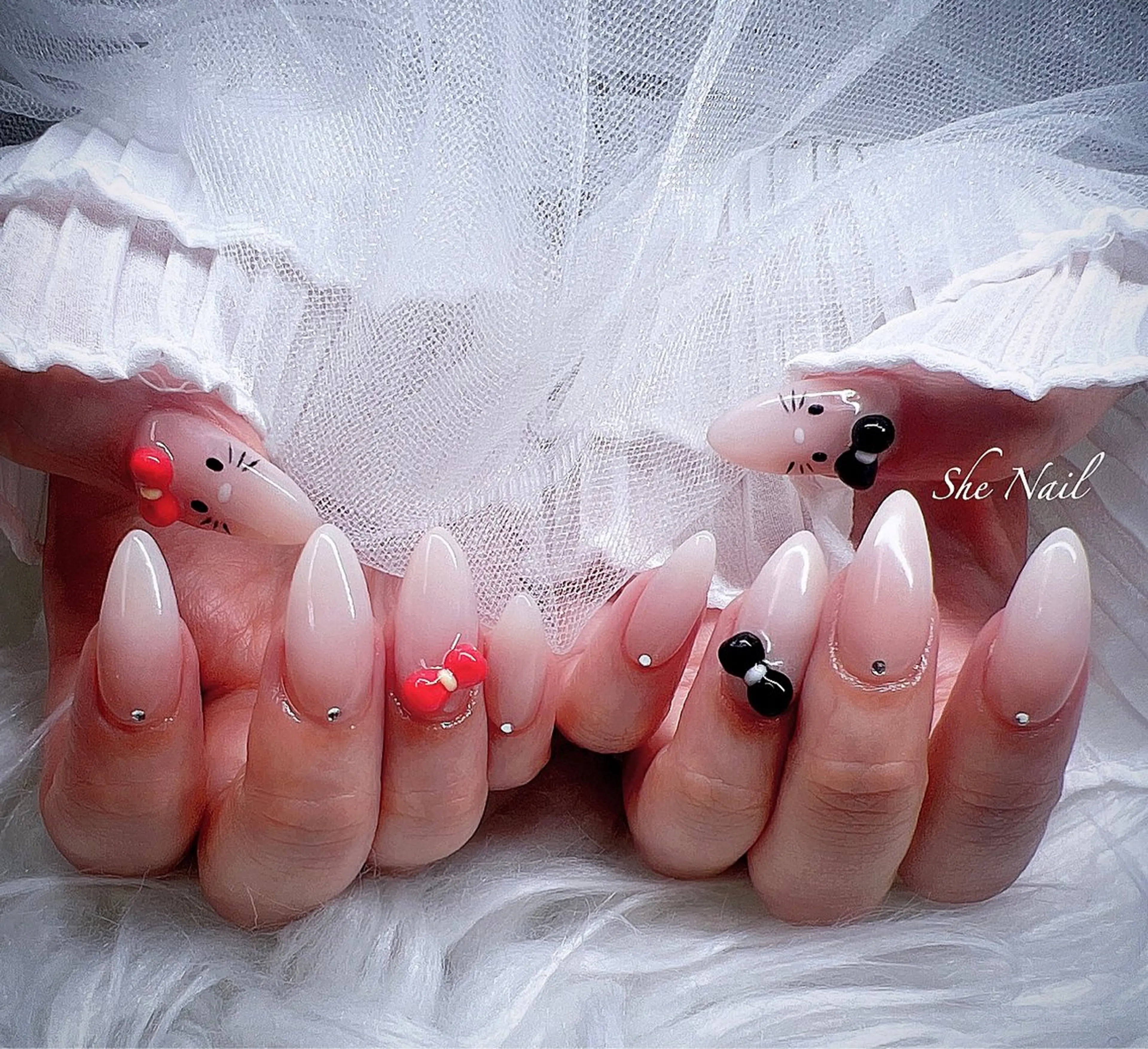 ネイル チークネイル 長さ出し フレンチネイル ガラスフレンチ キラキラネイル ハンドネイル She   Nail所属・ISA_ BELLAのネイルデザイン