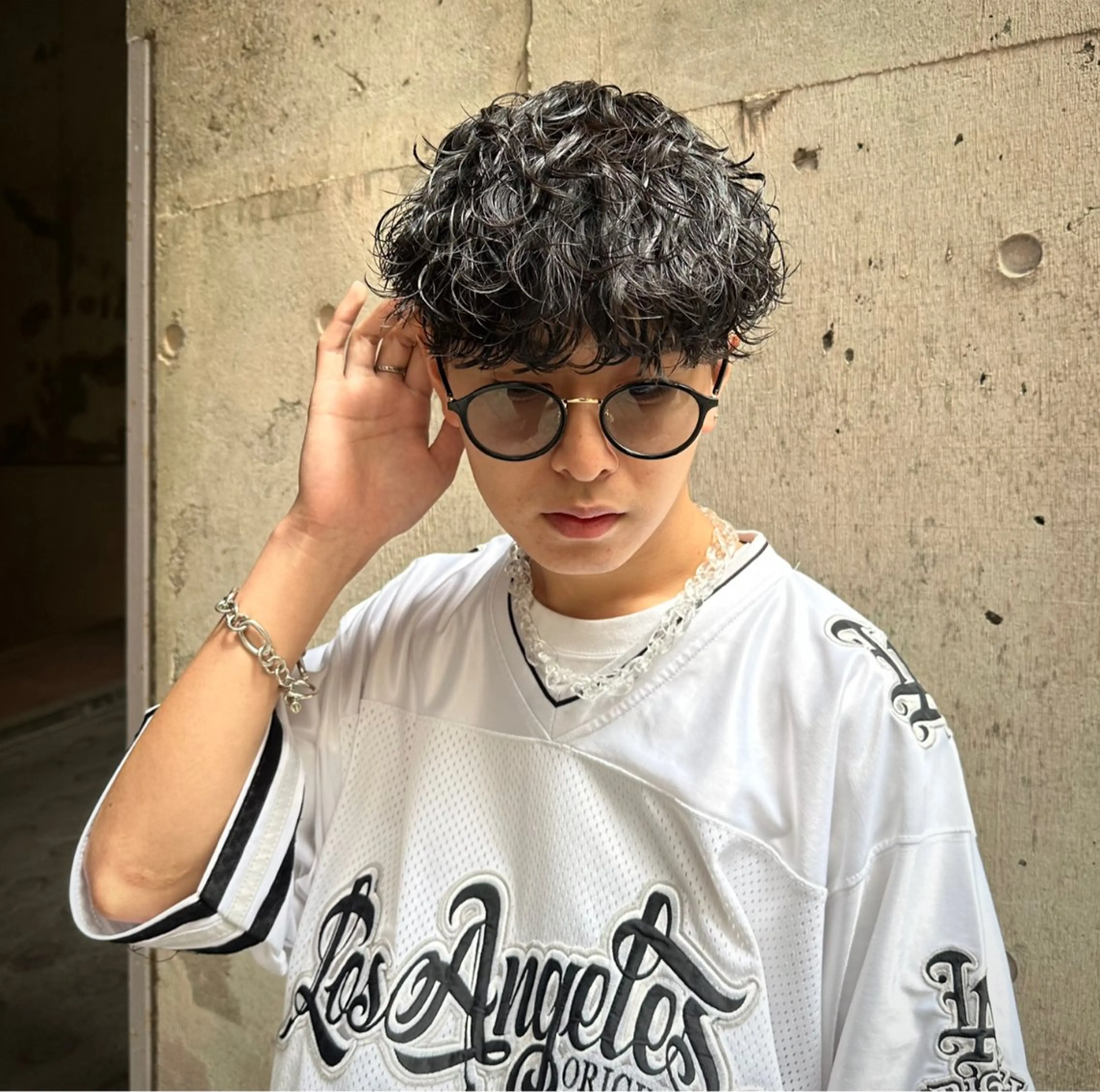 ミディアム パーマ メンズ ミディアムパーマ メンズパーマ 波巻きパーマ パーマ職人 渡邊　優雅のヘアスタイル