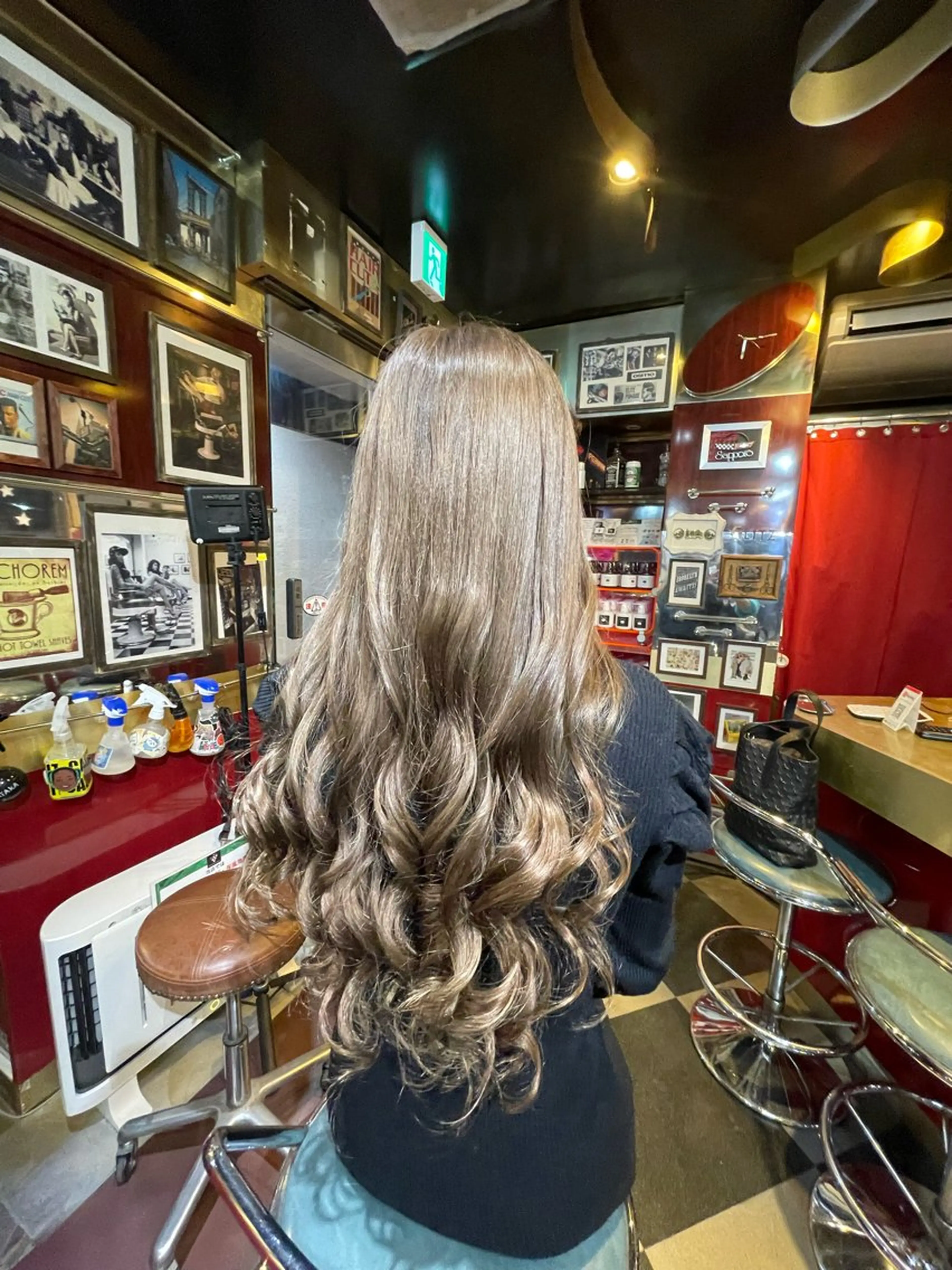 ロング カラー トリートメント 👑派手髪/カット 👑ANRYのヘアスタイル