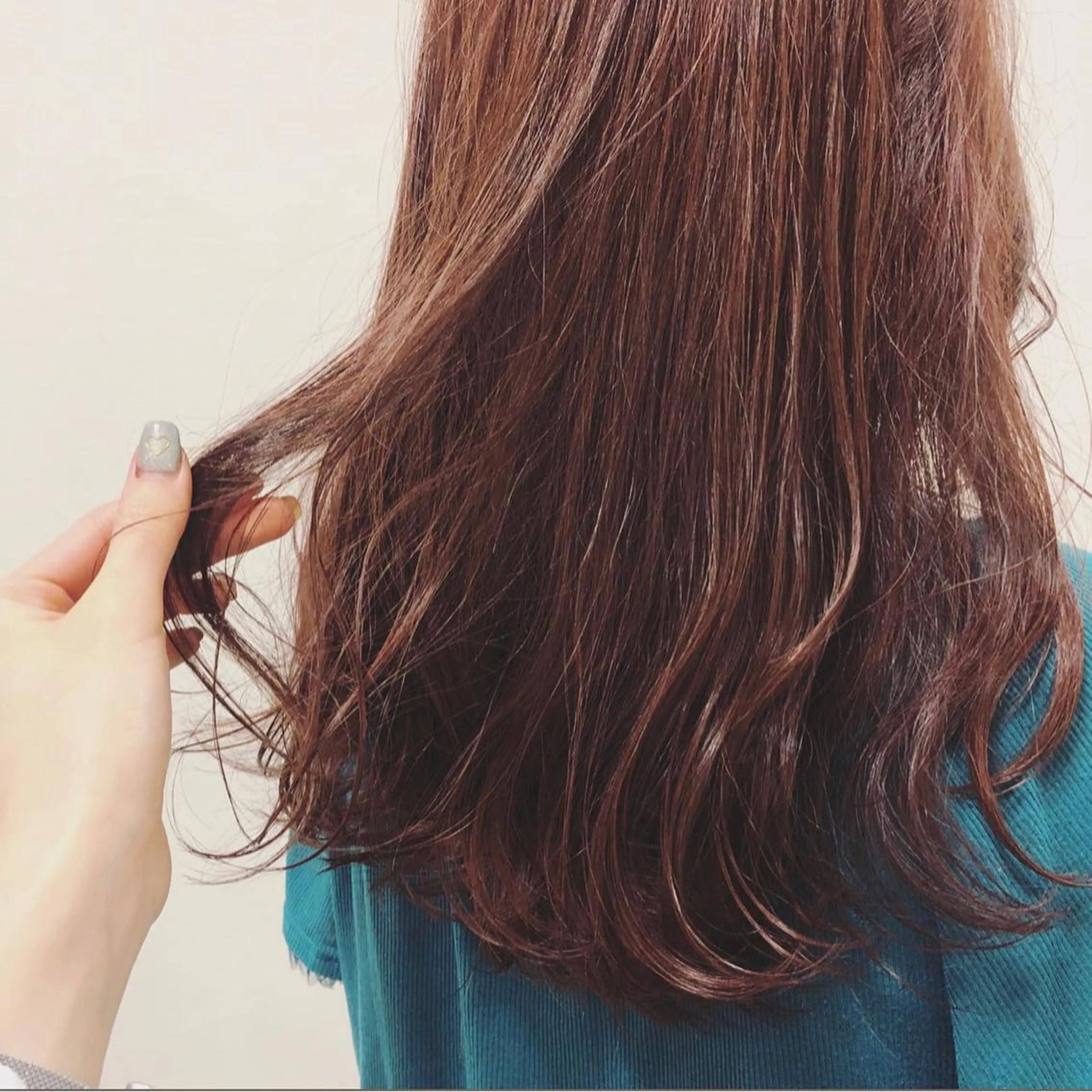 カラー 椿森 美瑠紅の眉毛・アイブロウイメージ