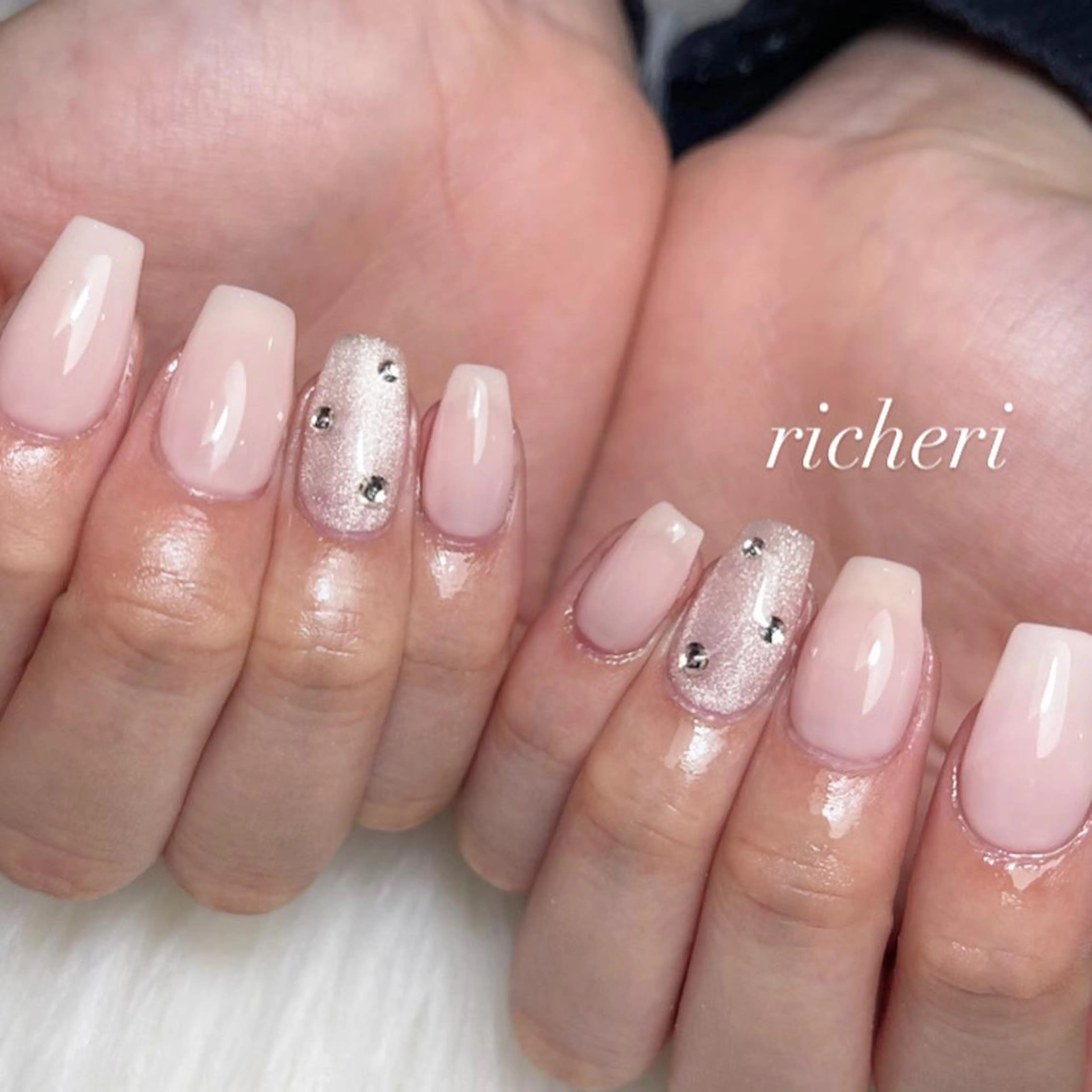 ミディアム ネイル ハンドネイル richeri beautyのネイルデザイン