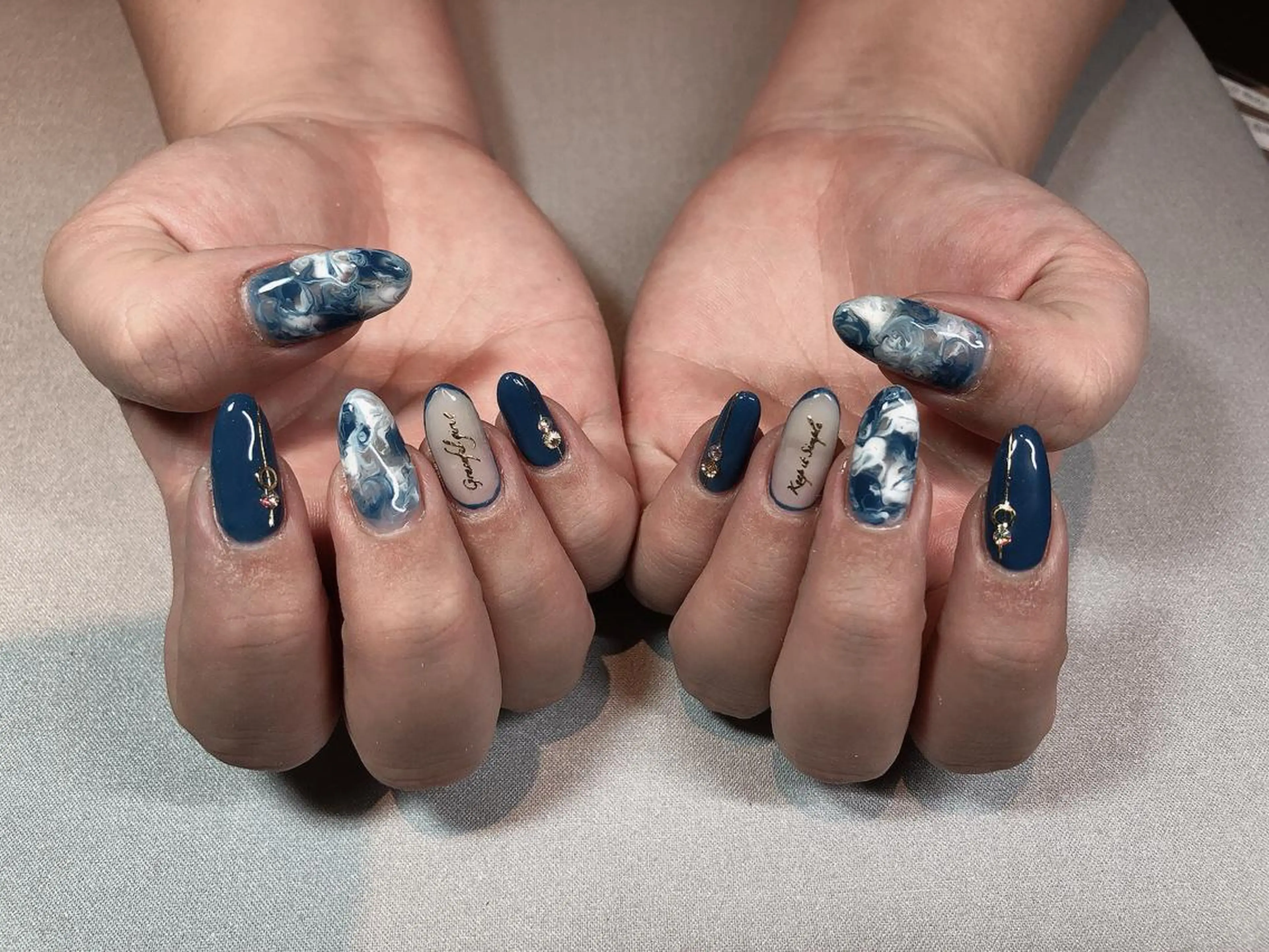 ネイル iiloo aromaworksのネイルデザイン